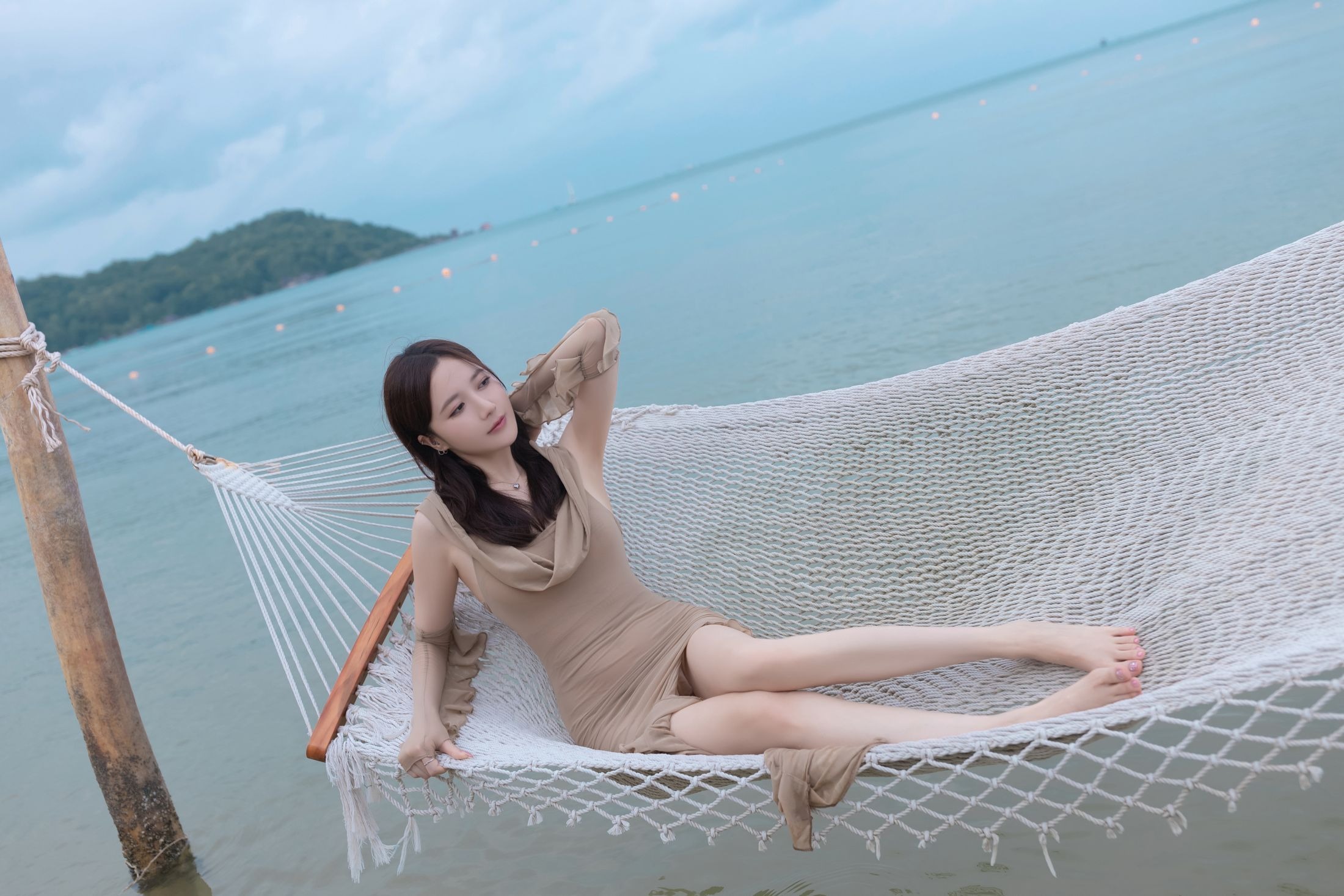 Yuzi Jiang Fish - Bãi biển sau mưa 107P