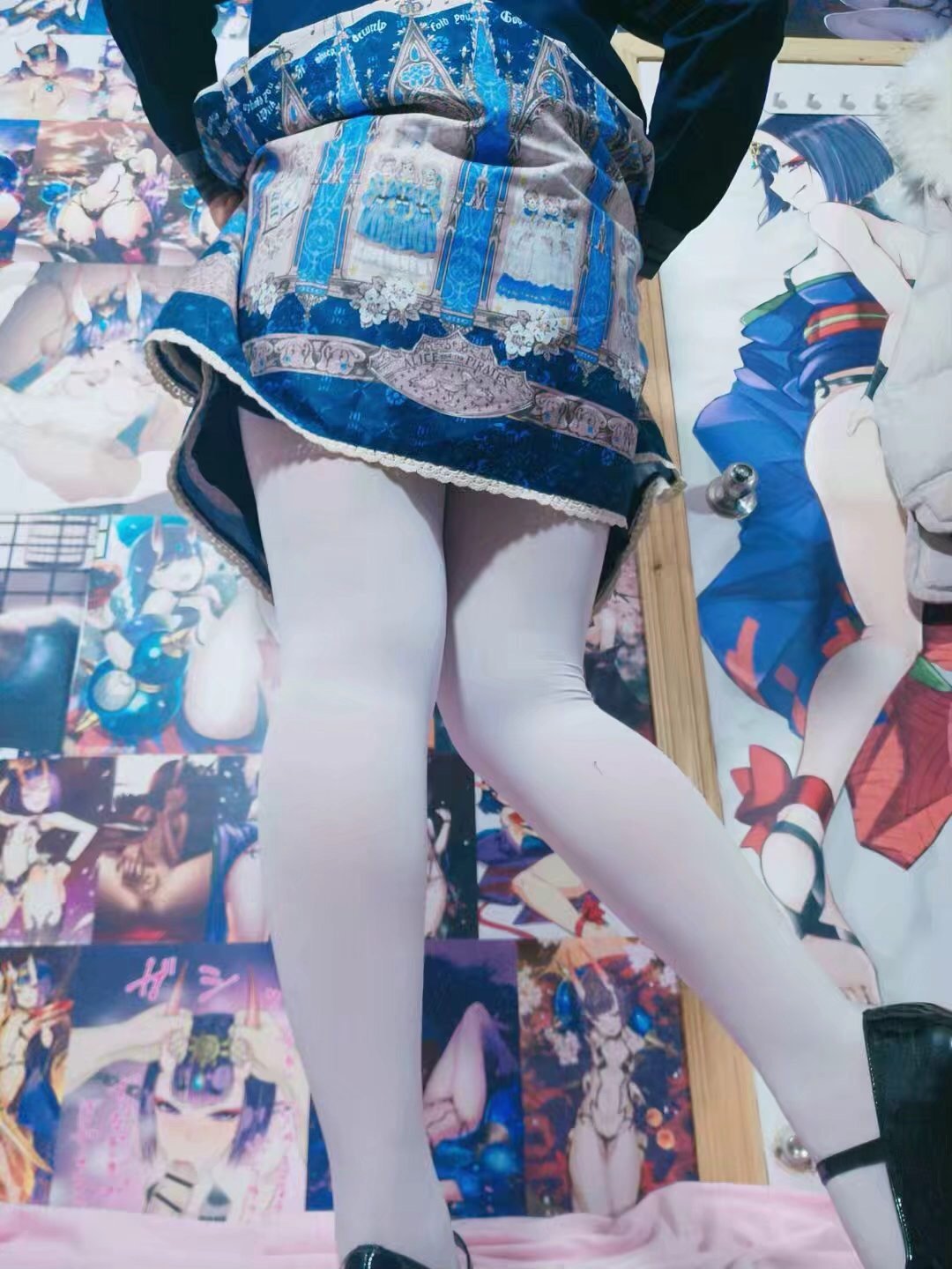三寸ロリ - 足フェチで小脚を弄ぶ