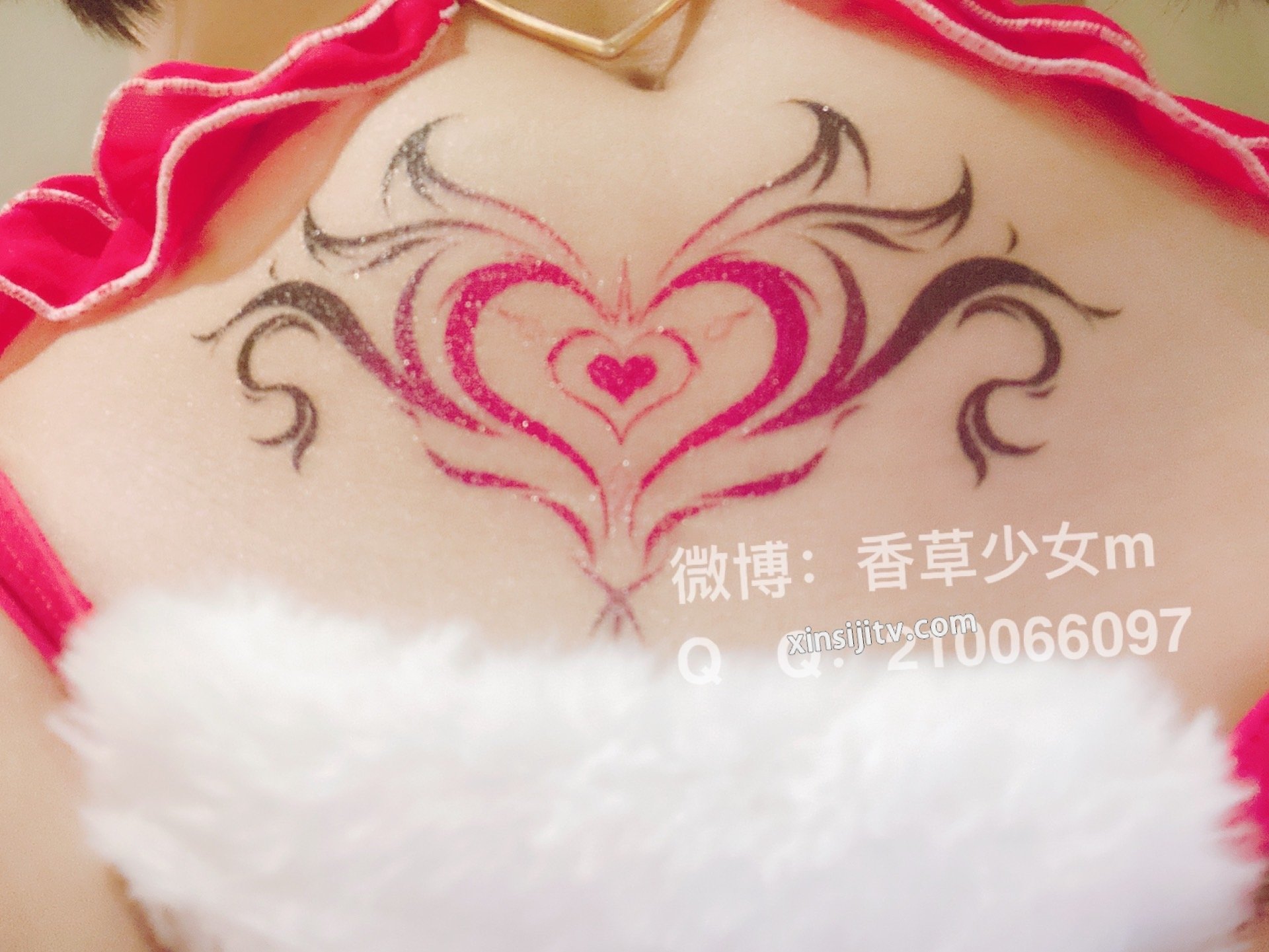 หญิงสาววานิลลา m(จิ้งจอกเก้าหาง m) - กวางเรนเดียร์น้อยคริสต์มาส