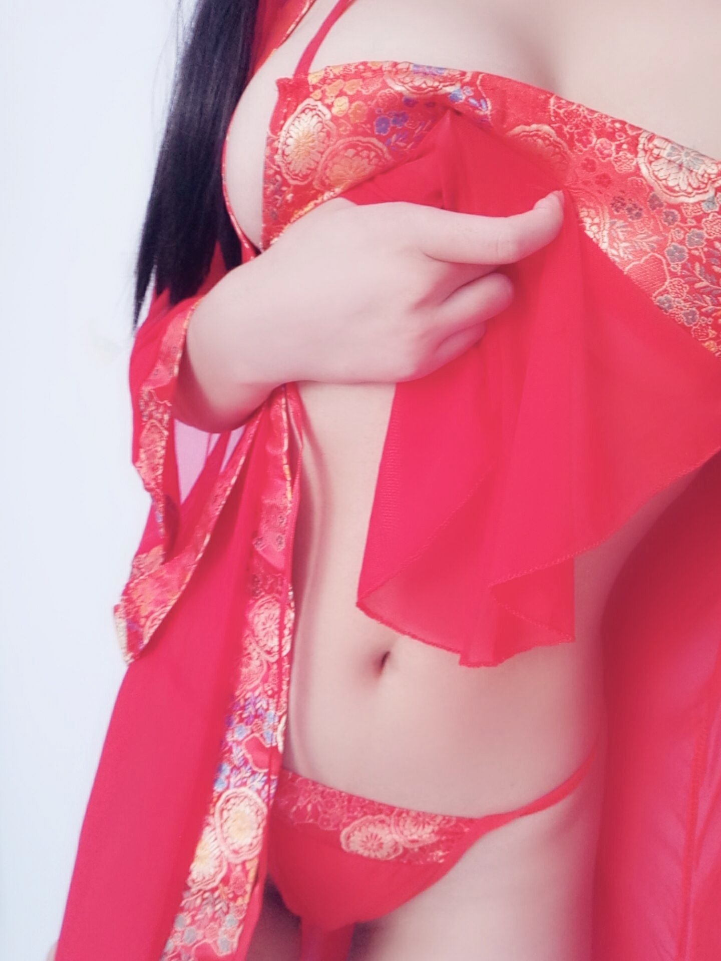 Thiên Vũ Anh Lạc - Trang phục cô dâu đỏ