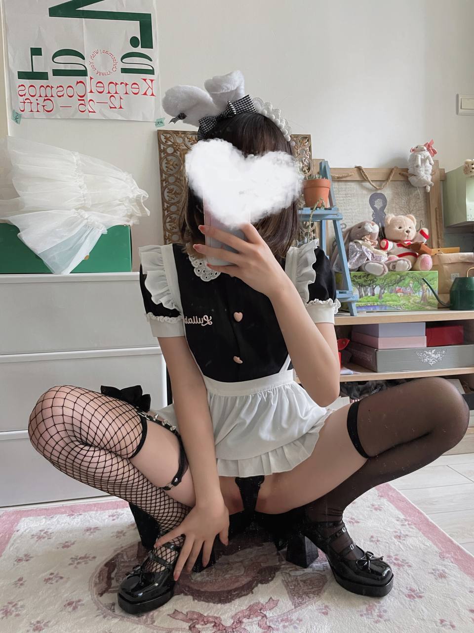 ชาชา - เมดชุดถุงเท้าดำ