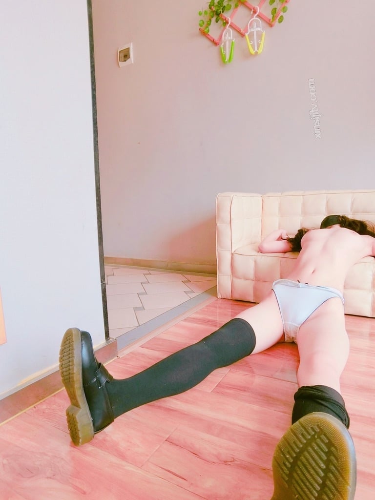 沈娇娇(甜美小娇妾) - 水手服少女内衣