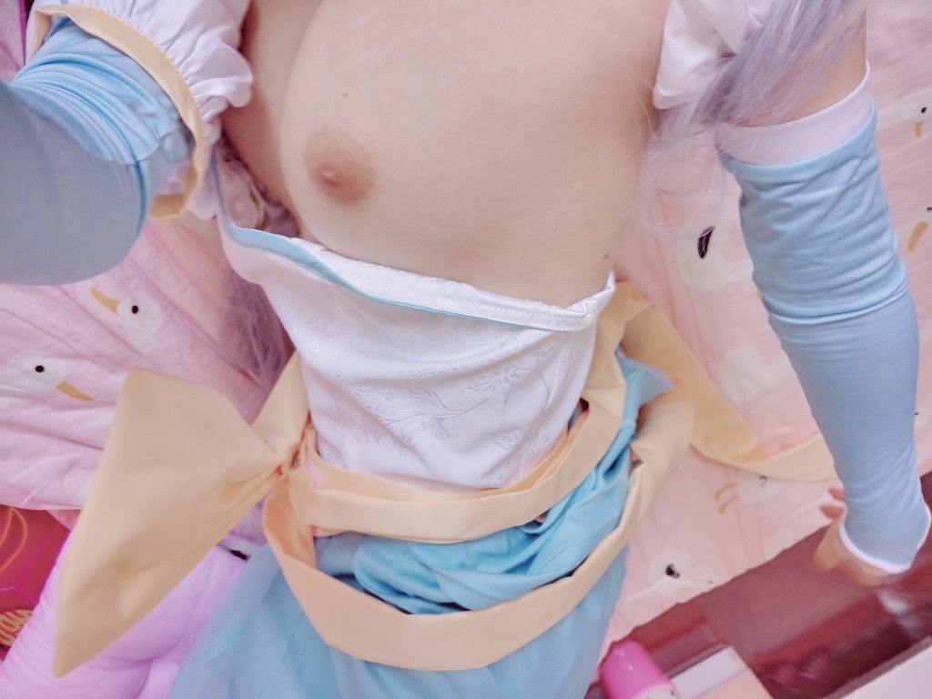 เซิน เจี่ยวเจี่ยว(หวานสวยตัวน้อย) - โล่ว เทียนอี