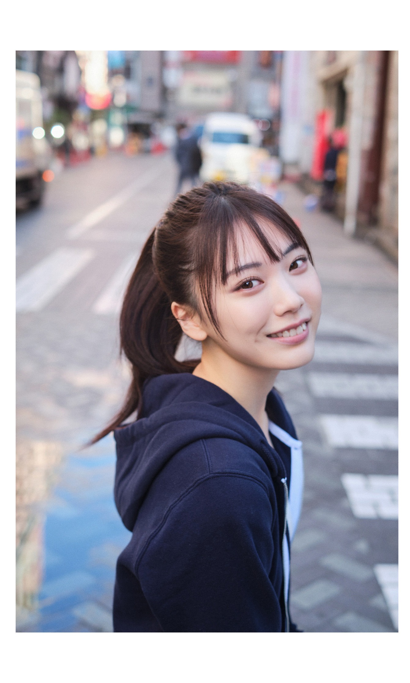 石川澪攝影集「我和女朋友的開始之日」89P