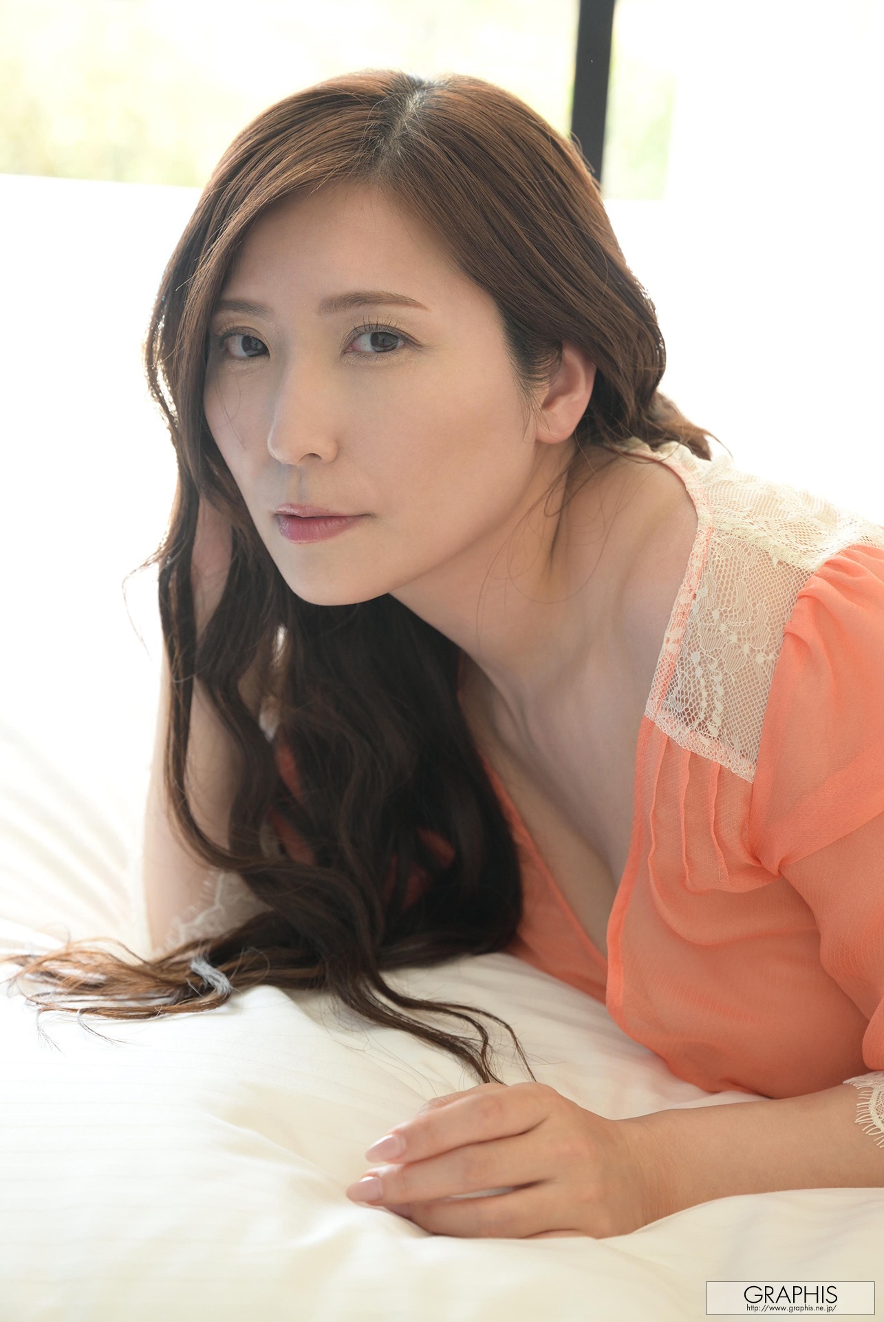 Graphis] Gals - Yuna Shina 椎名ゆな Hội Ngộ 141P