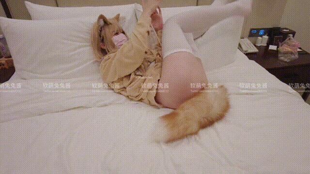 ナンモー トゥトゥ チャン - 猫好きの人 with GIF