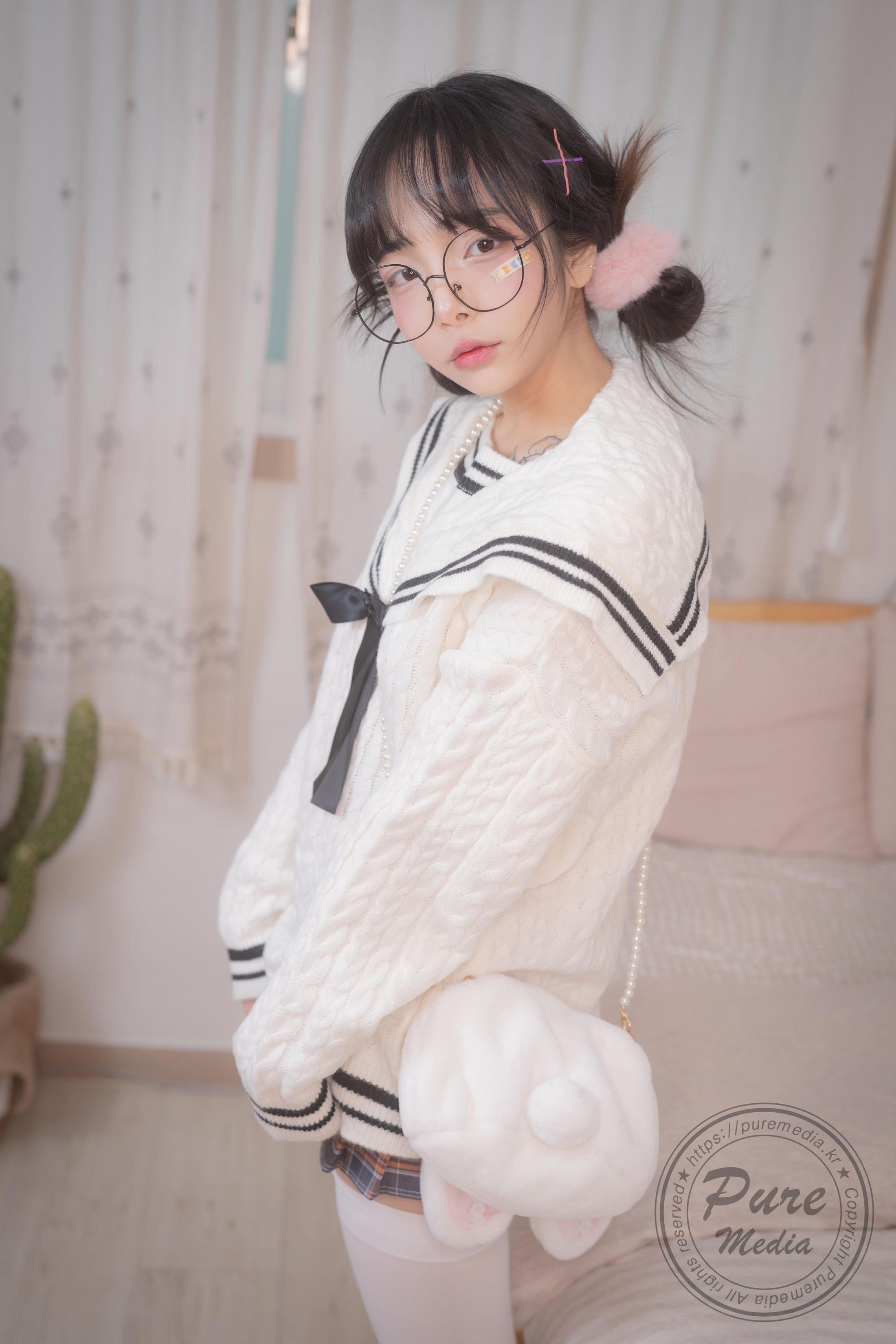Pure Media] Vol.276 Jelly (젤리) - 女孩被困在屋頂房間 138P