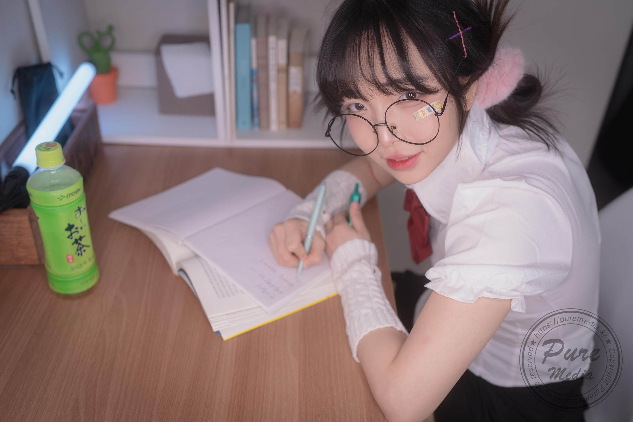 Pure Media] Vol.276 Jelly (젤리) - 女孩被困在屋頂房間 138P