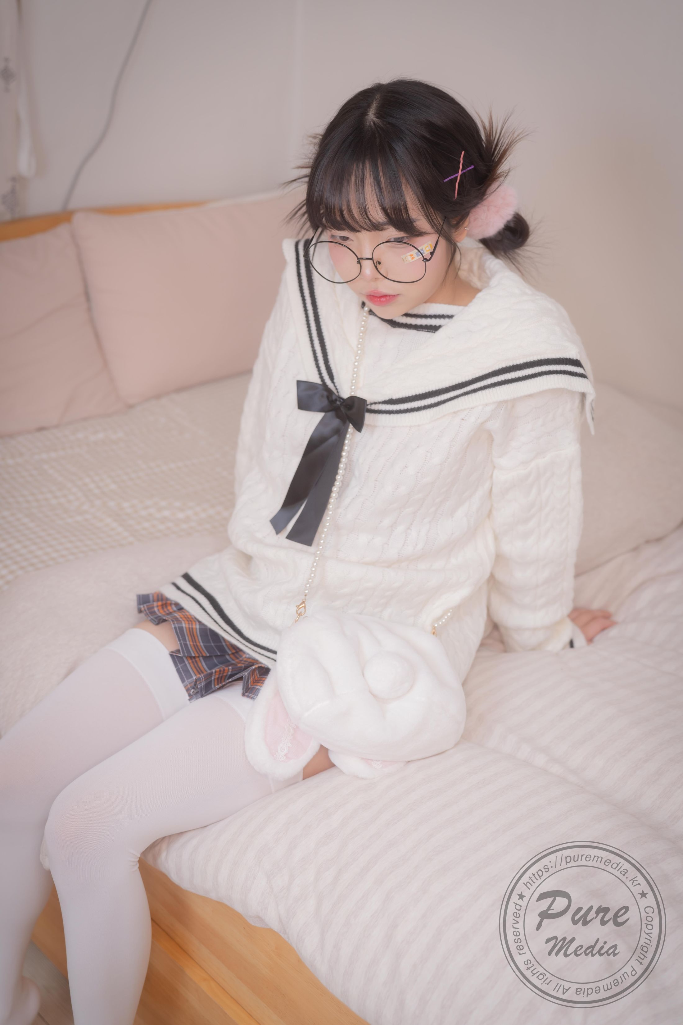Pure Media] Vol.276 Jelly (젤리) - 女孩被困在屋頂房間 138P