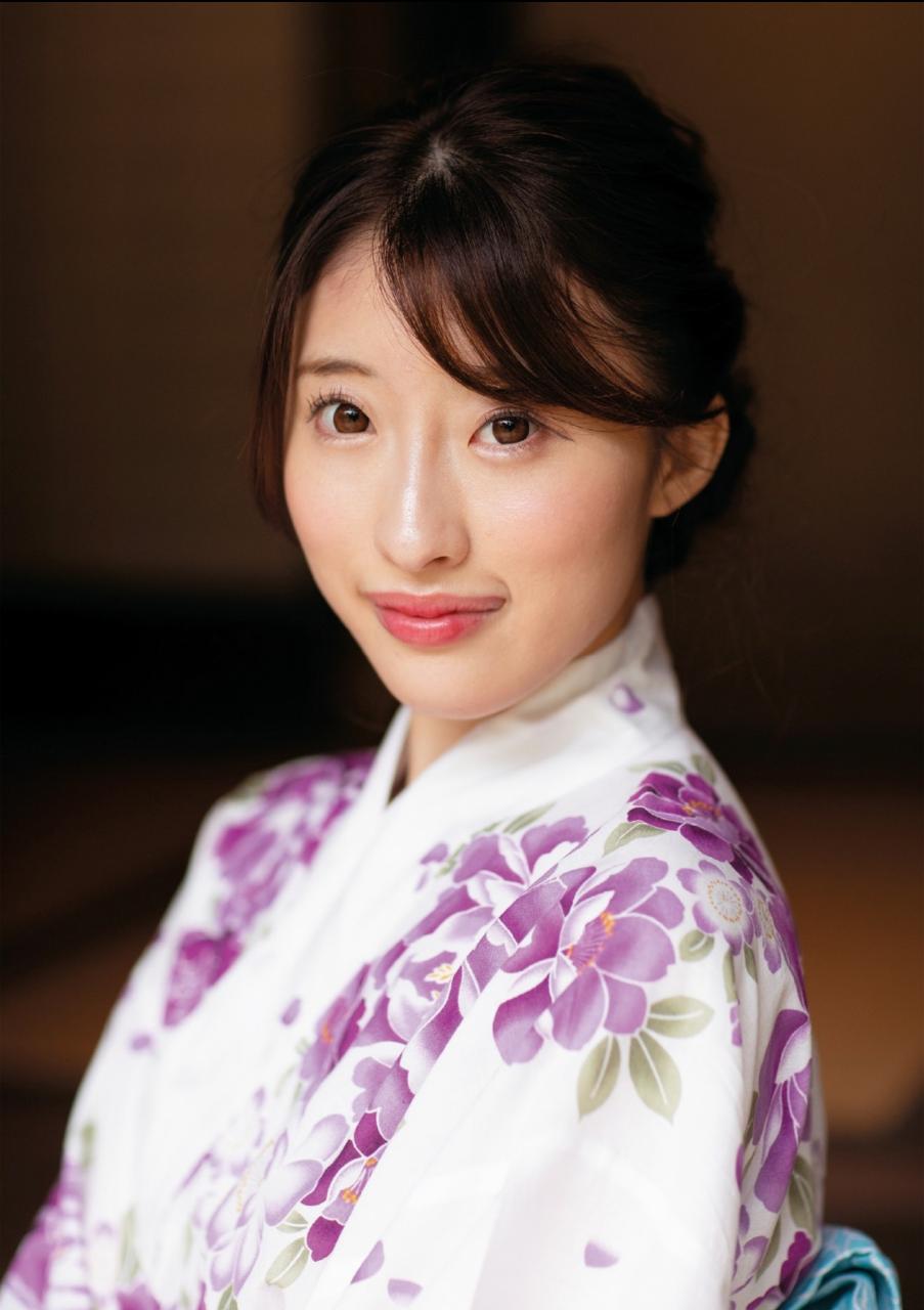 Hoshimiya Ichika Photobook "Dreamy Dreamy" 86P