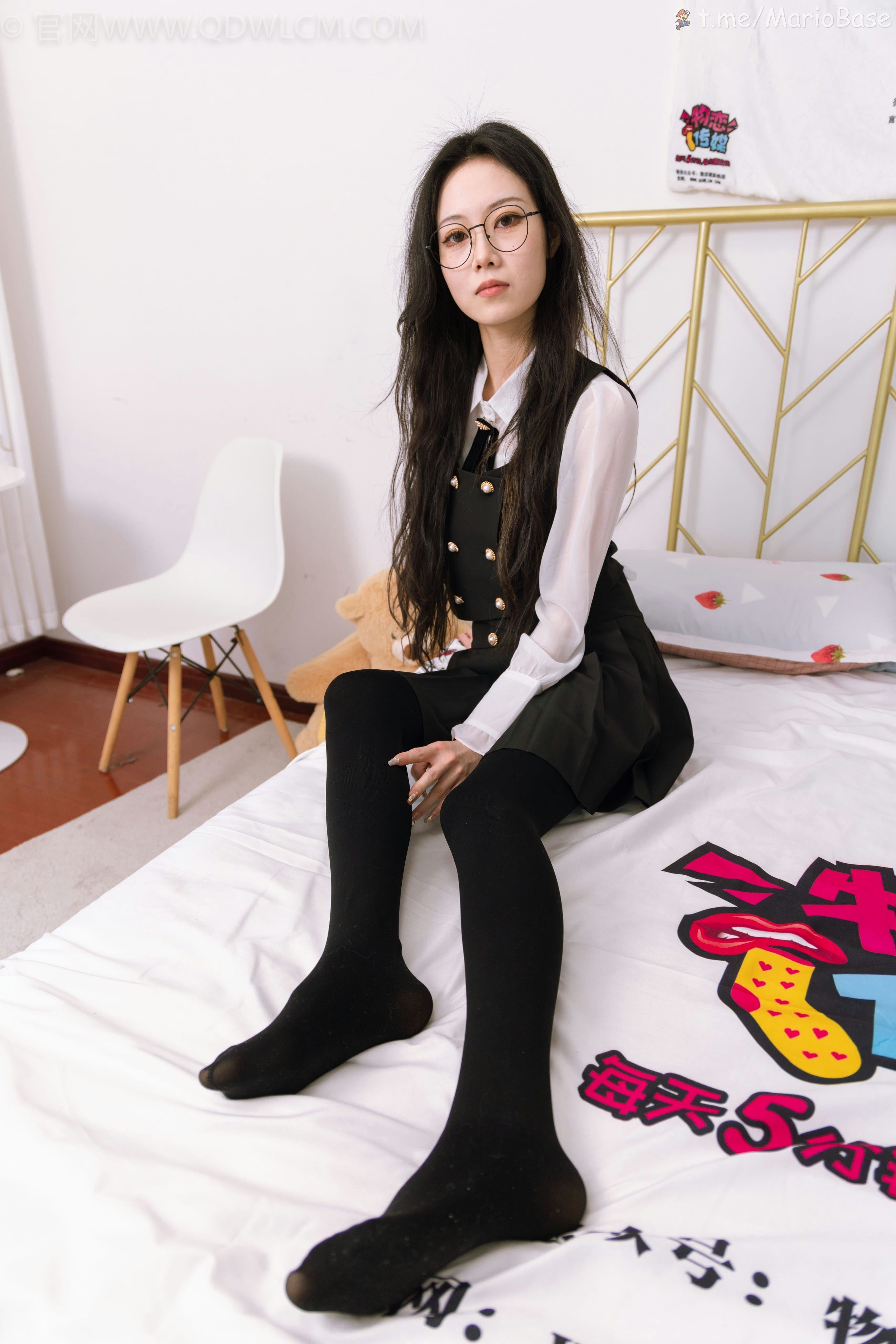 物戀傳媒 NO.1443 康康-兔年小紅襪 [159P1V