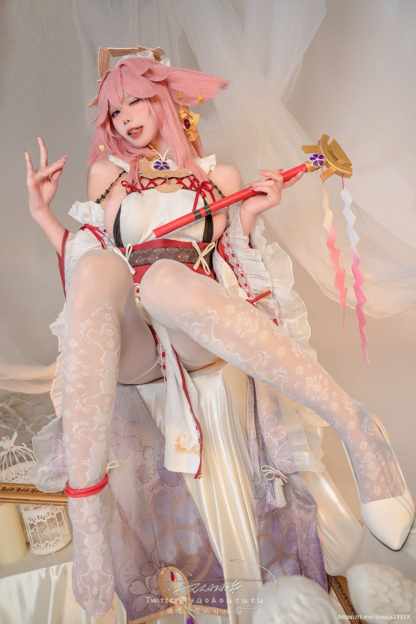 Bite a Bunny Girl ovo - Yae Miko