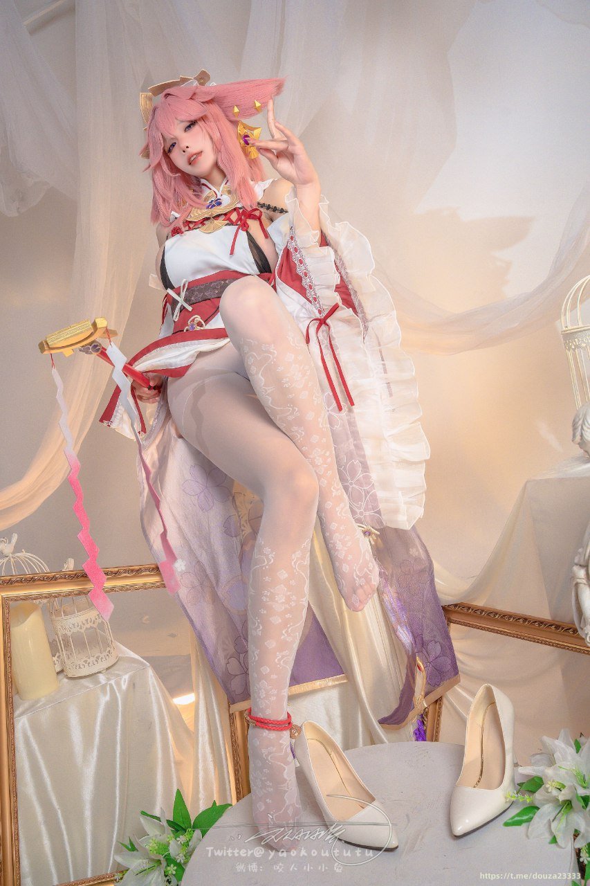 Bite a Bunny Girl ovo - Yae Miko