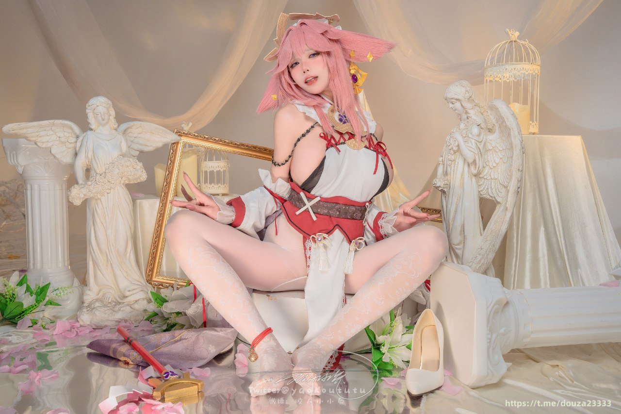 Bite a Bunny Girl ovo - Yae Miko