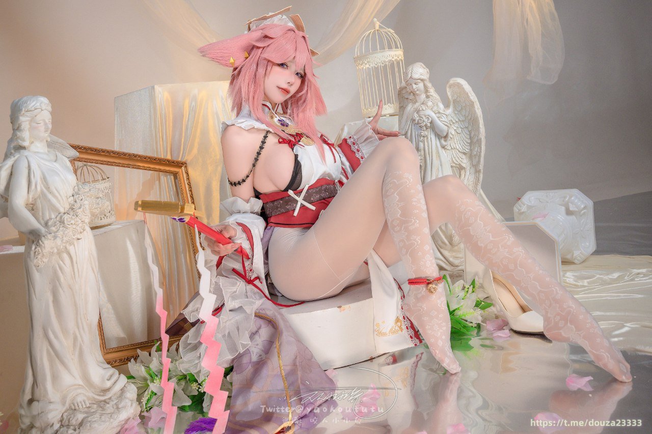 Bite a Bunny Girl ovo - Yae Miko