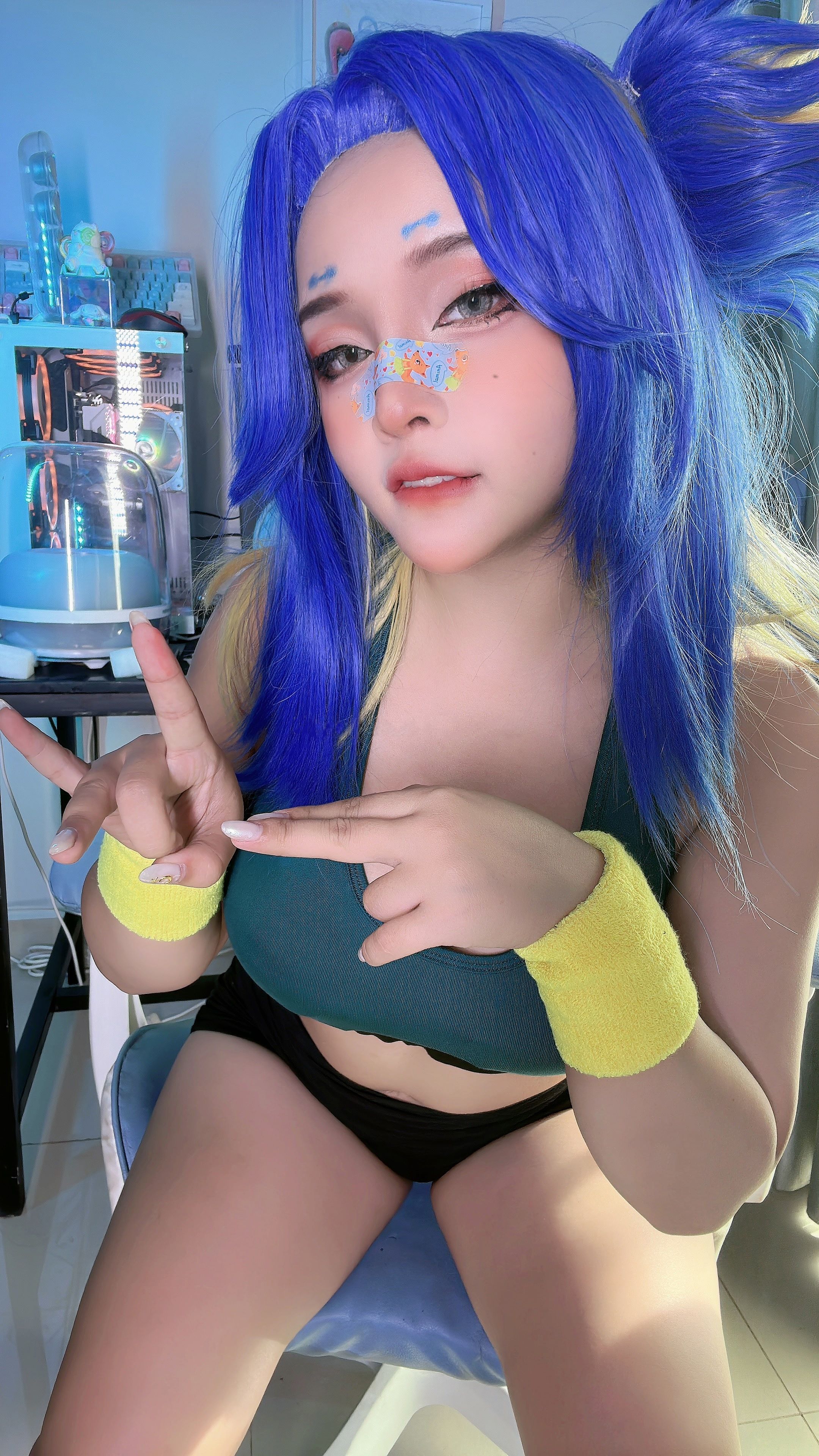 Sayo Momo - Neon
