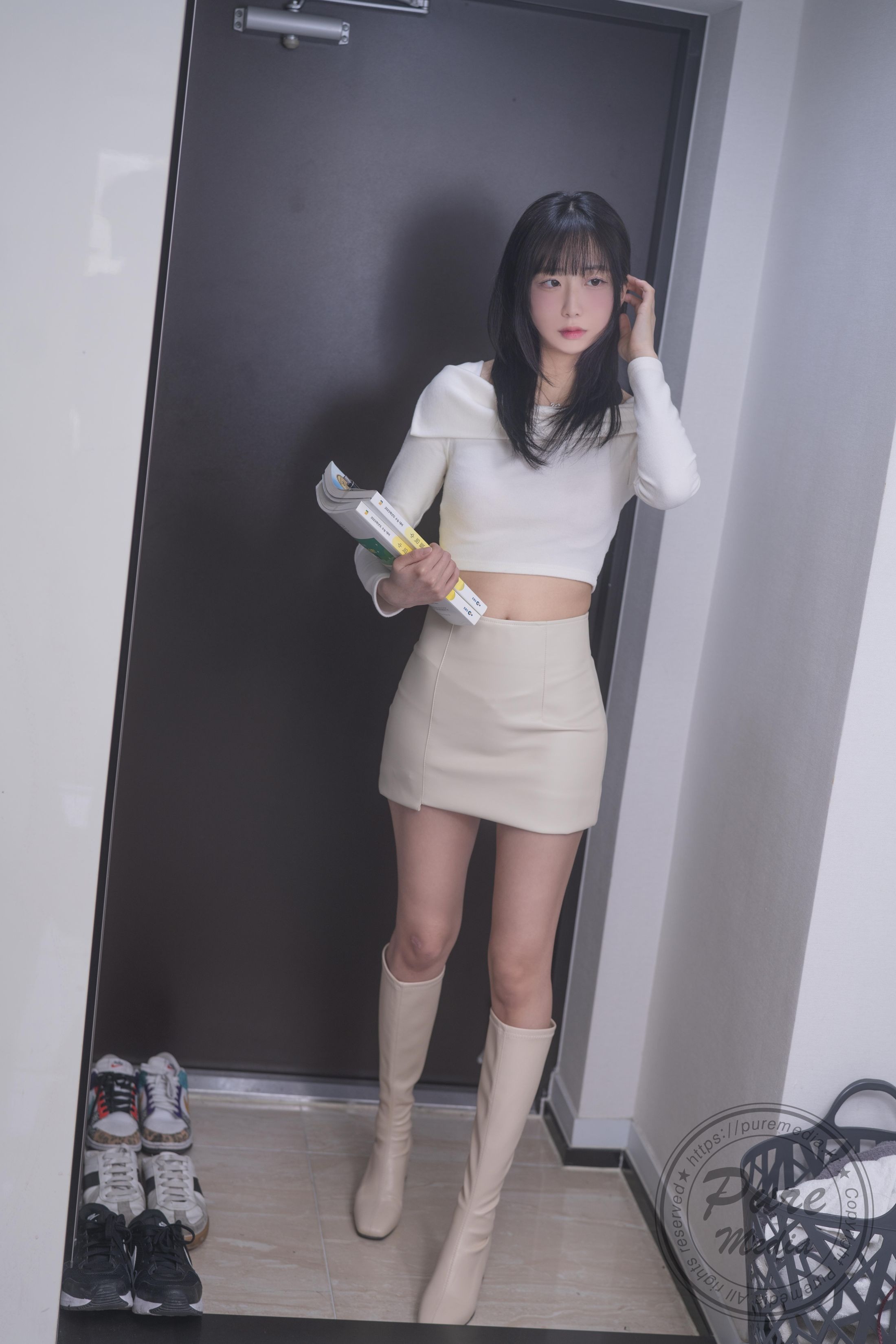 Pure Media] Volume 279 Hina - Secret Tutoring With Slut Girl 190P