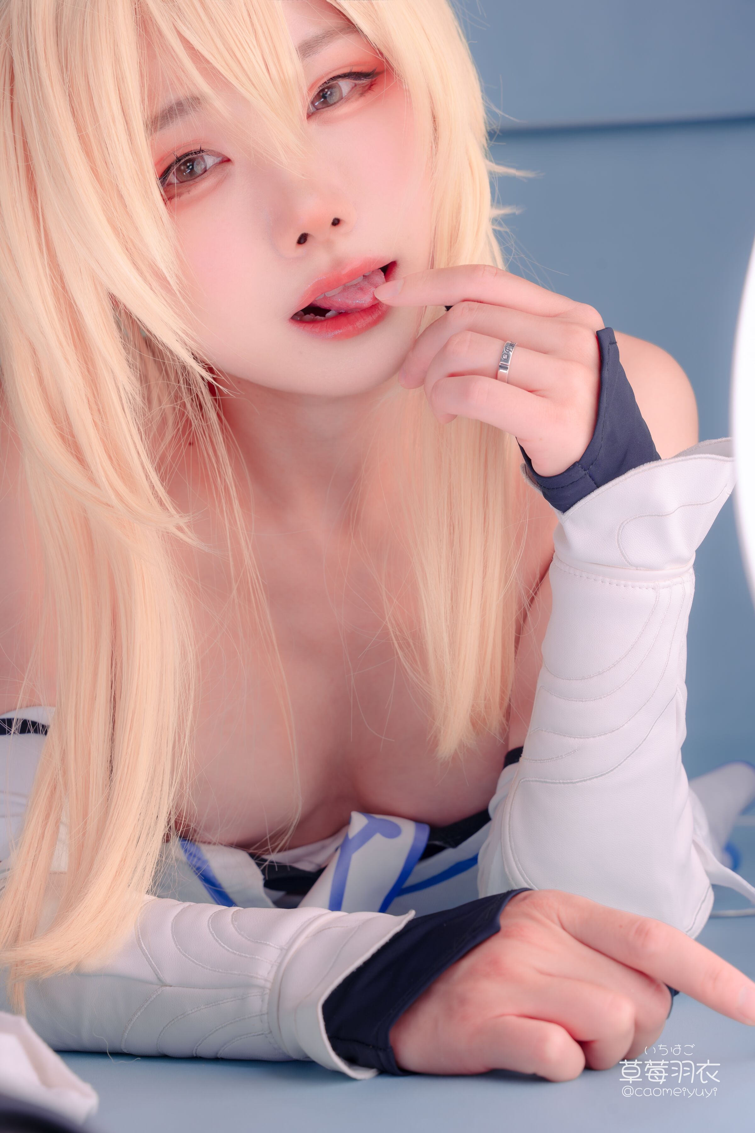 草莓羽衣旅行者調研 Cosplay 寫真