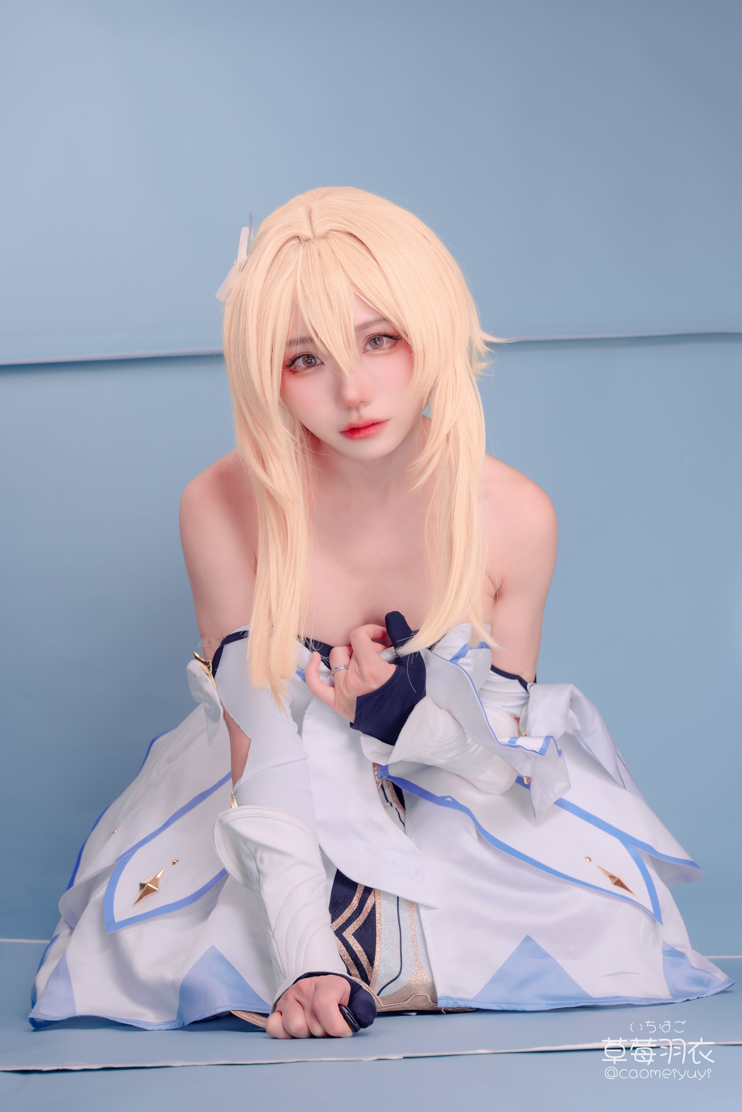 草莓羽衣旅行者调研 Cosplay 图集