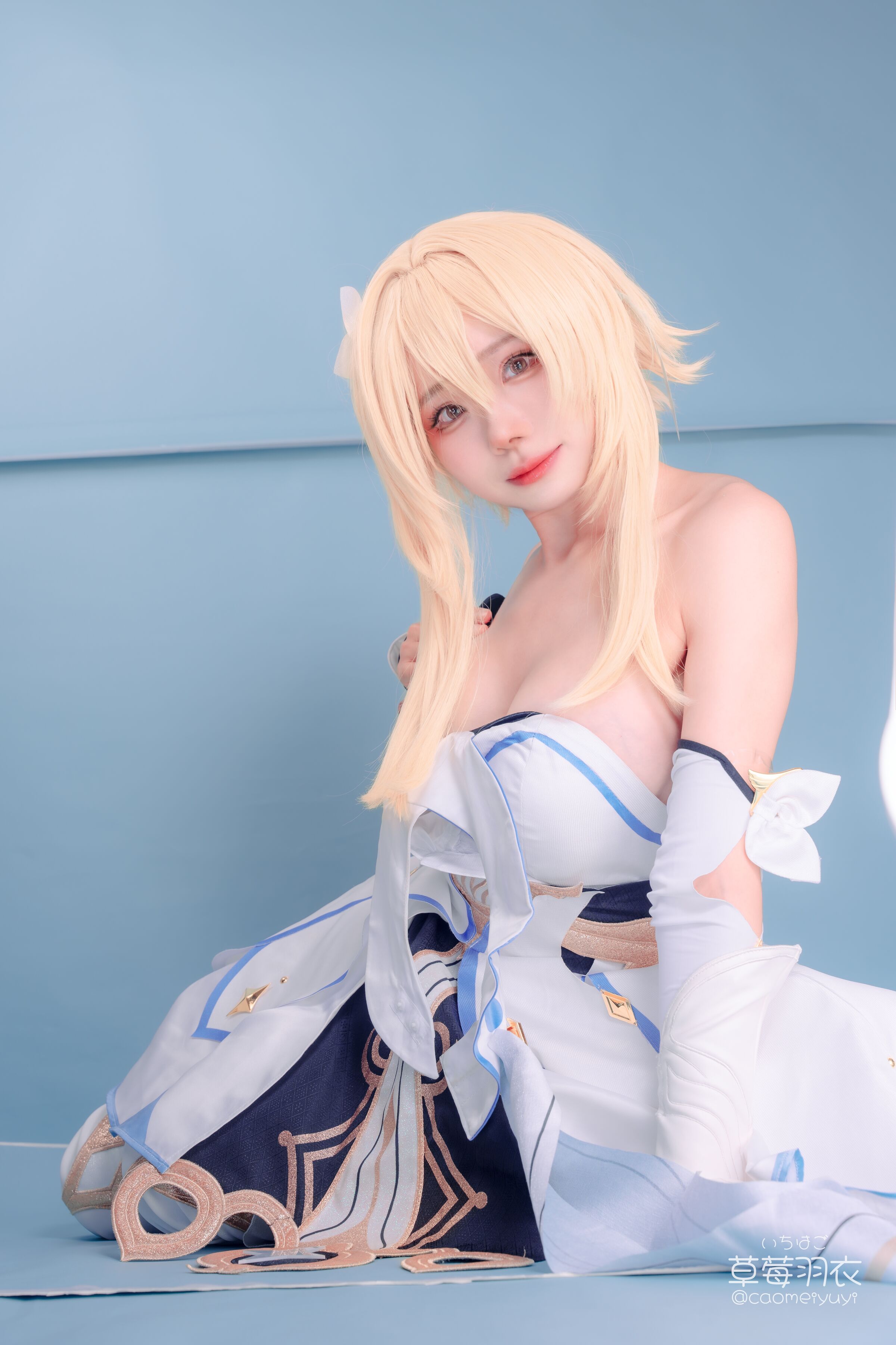 草莓羽衣旅行者调研 Cosplay 图集
