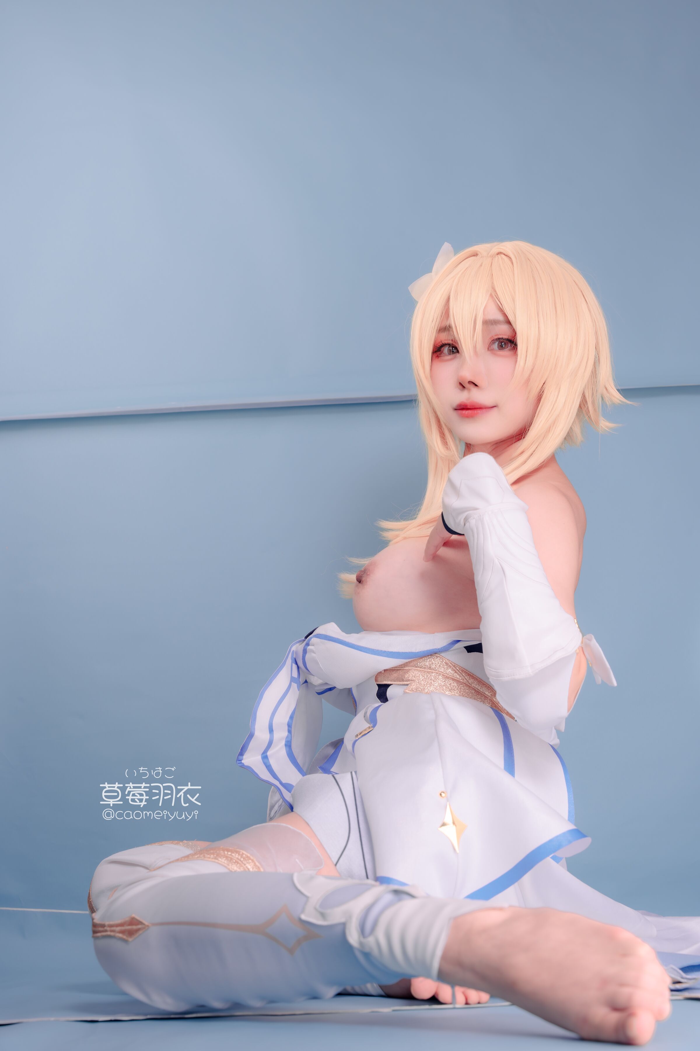 草莓羽衣旅行者调研 Cosplay 图集