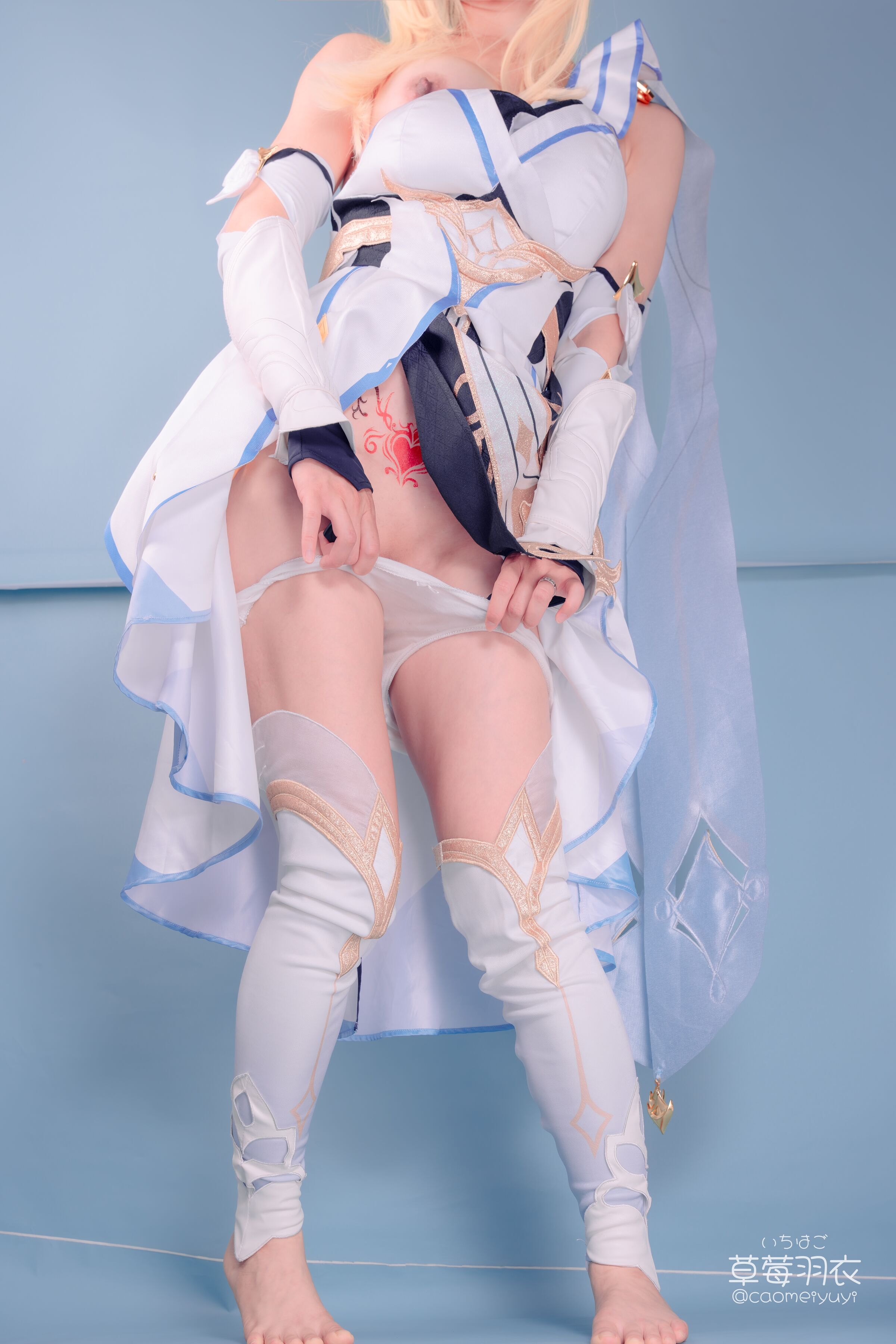 草莓羽衣旅行者调研 Cosplay 图集