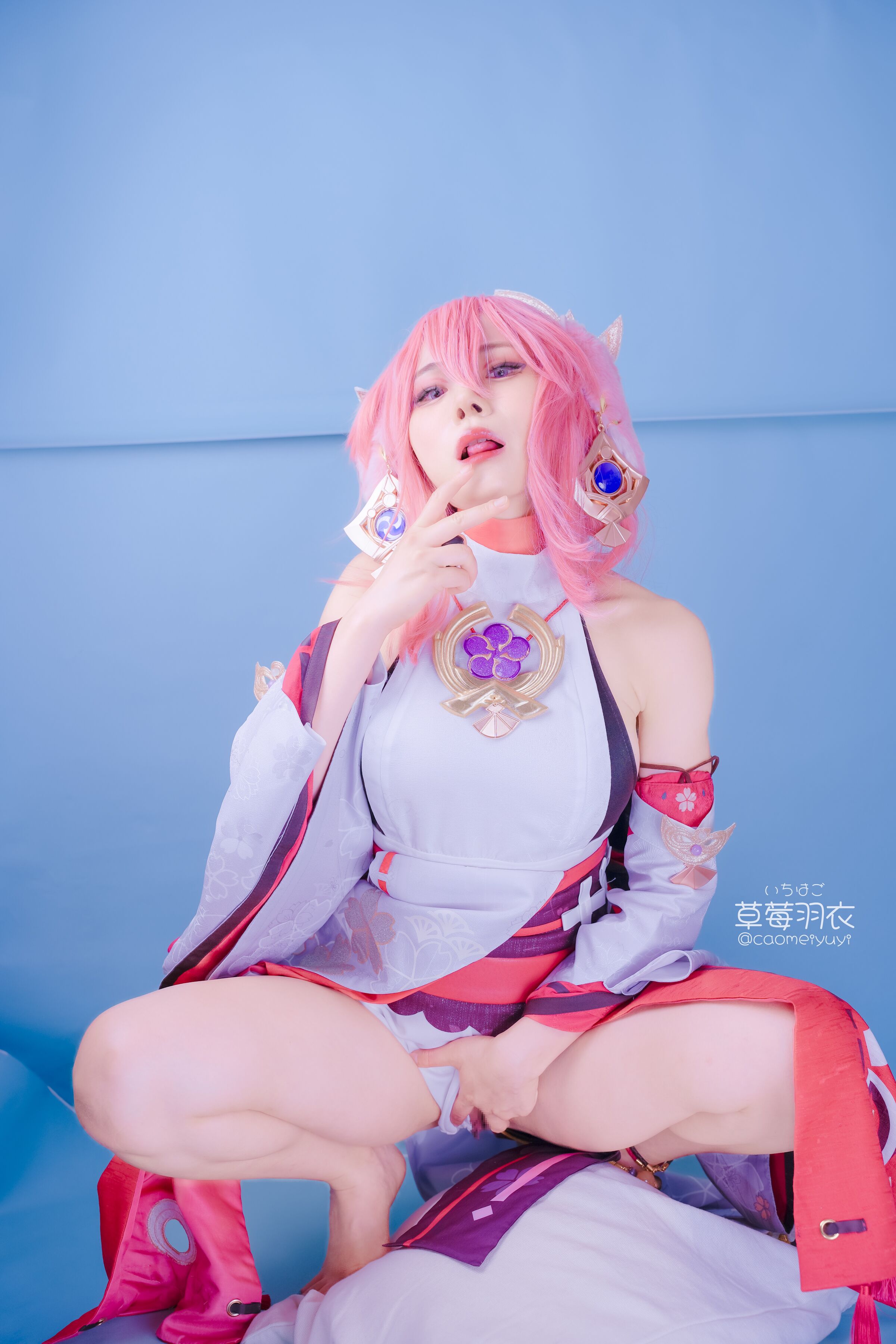 Strawberry Feather Robe] Fox-Colored Spinning Top Recitation Banquet