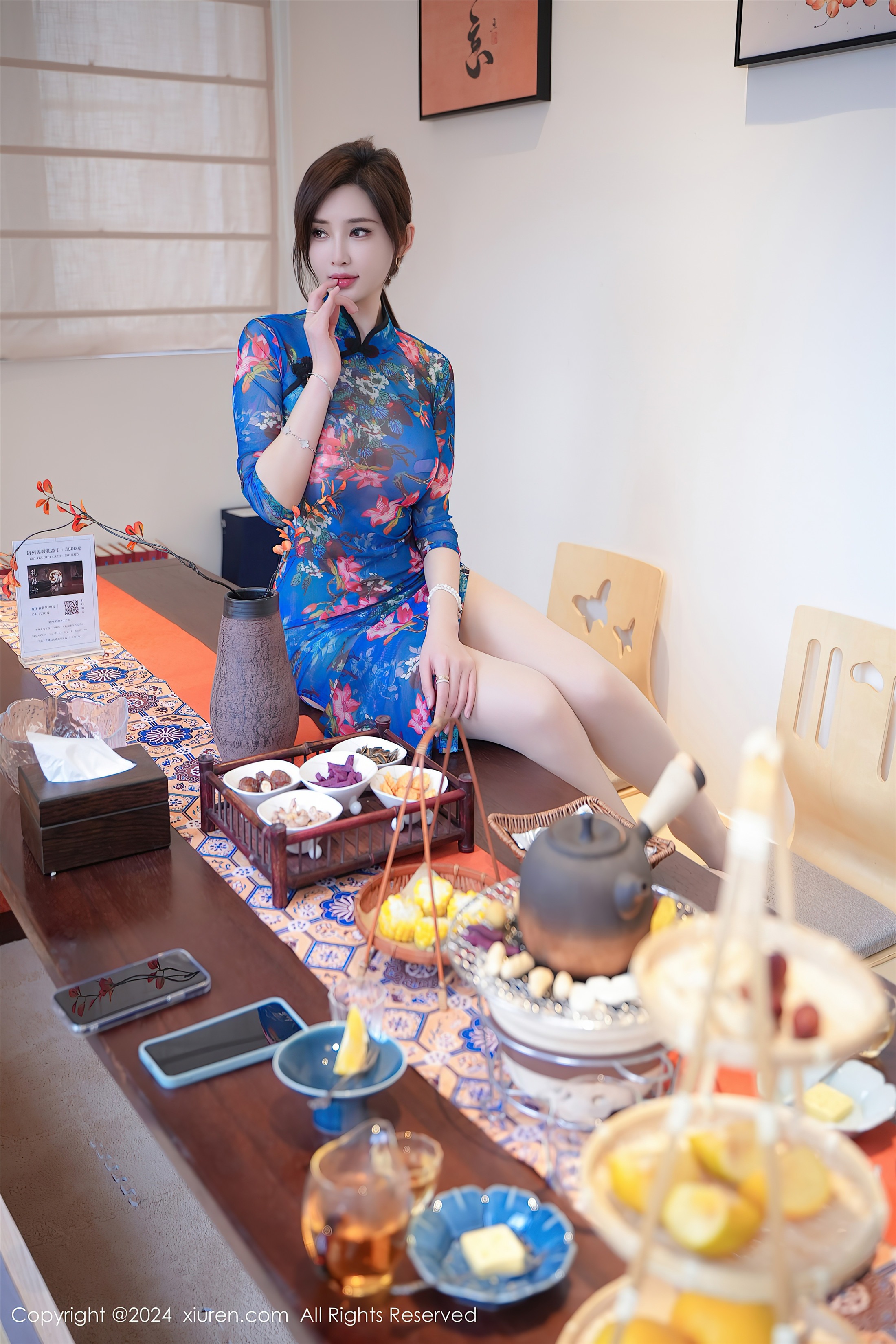 秀人] NO.8127 卡蘿 周妍希X 73P