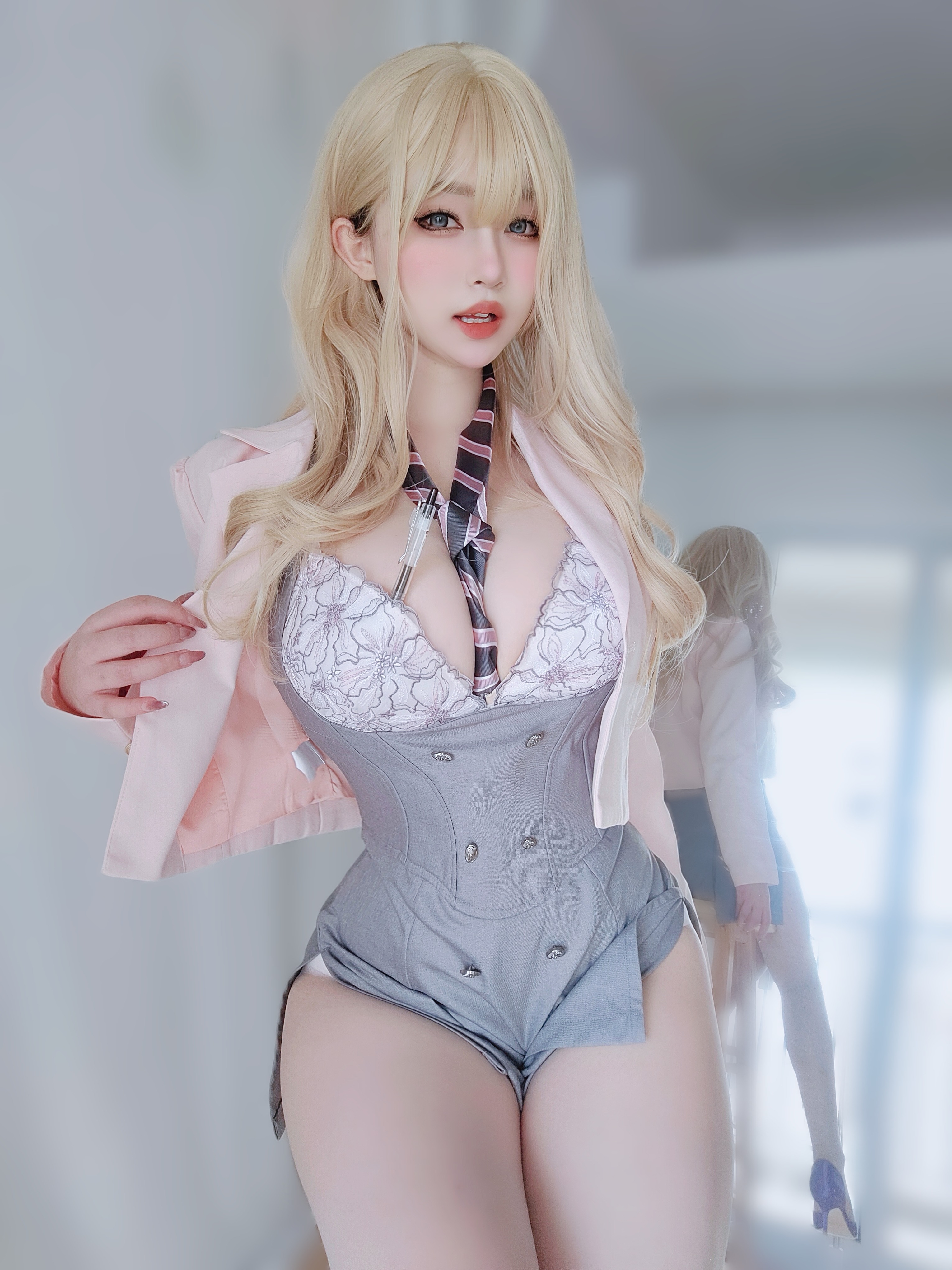 Nữ chính K thôi miên tiền bối tsundere.