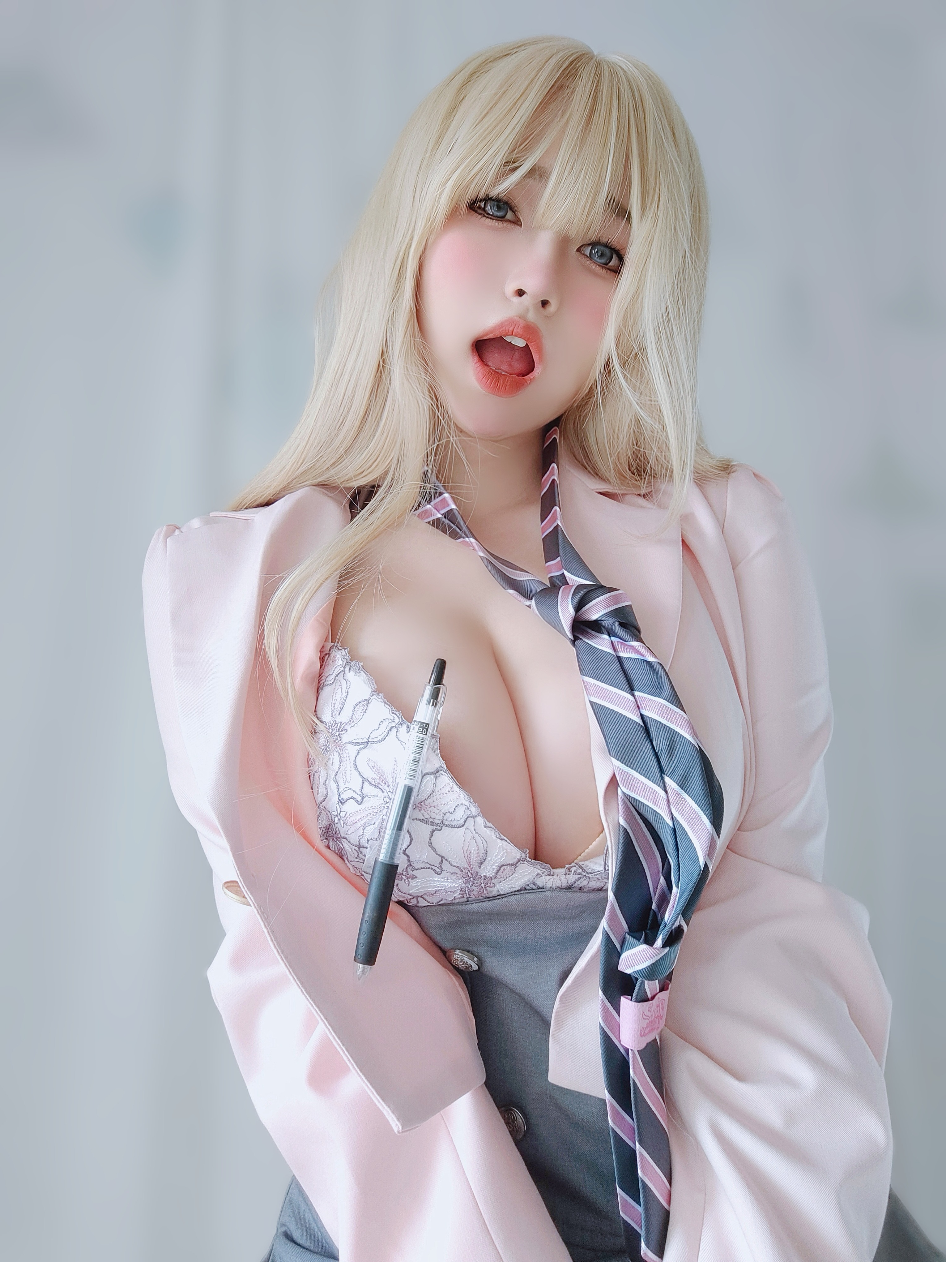 Nữ chính K thôi miên tiền bối tsundere.