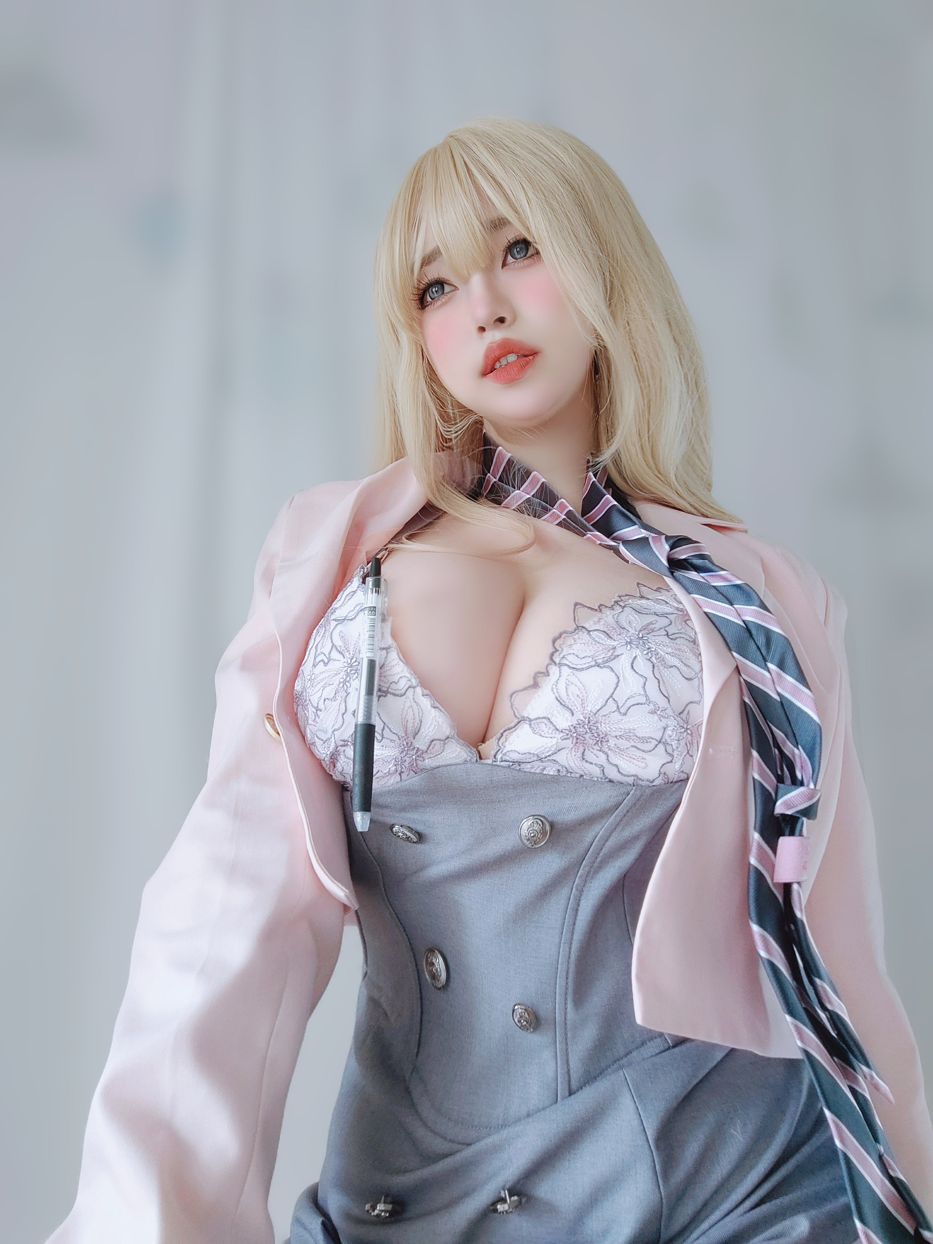 Nữ chính K thôi miên tiền bối tsundere.