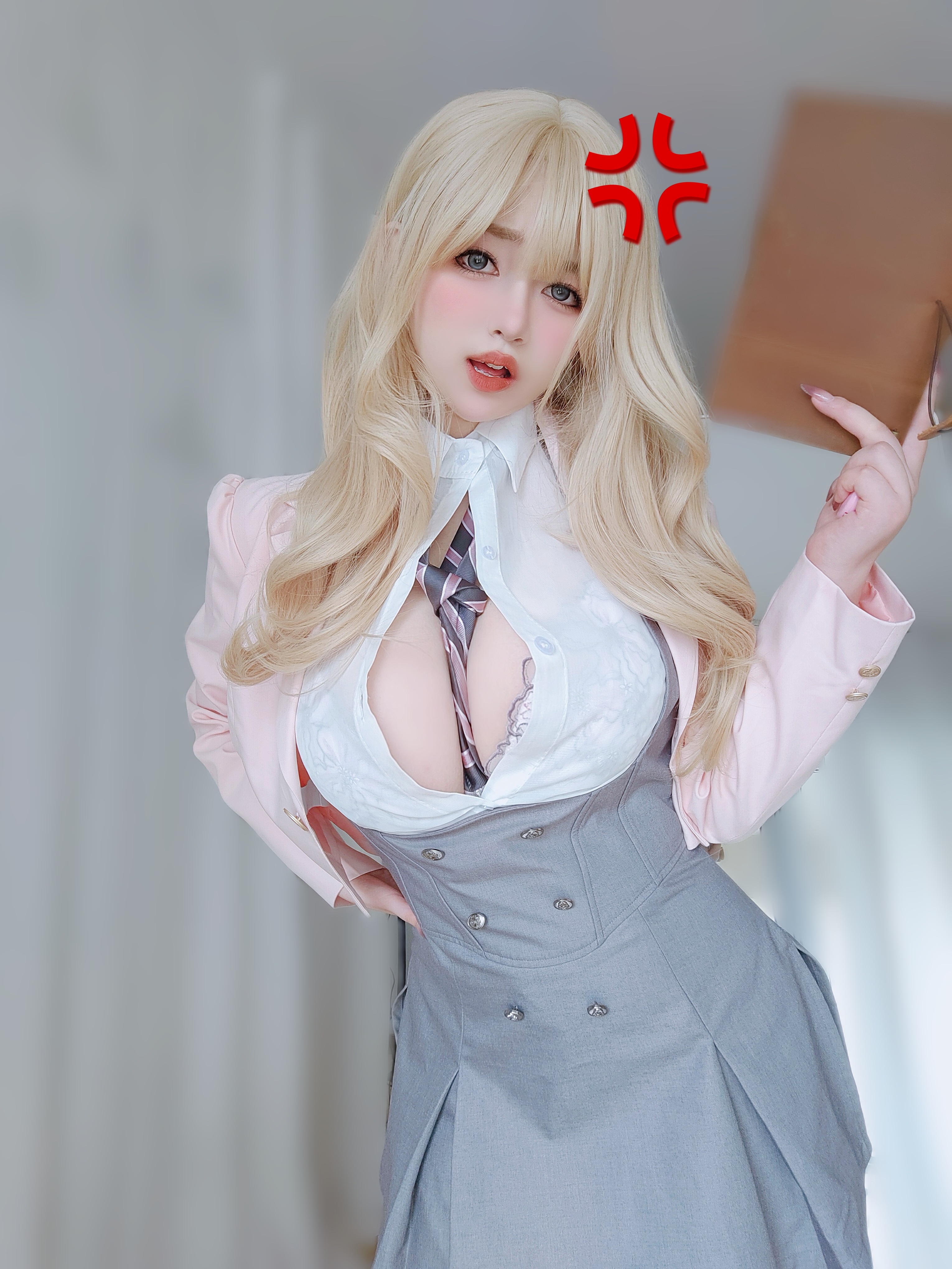 女主K 催眠傲嬌的前輩