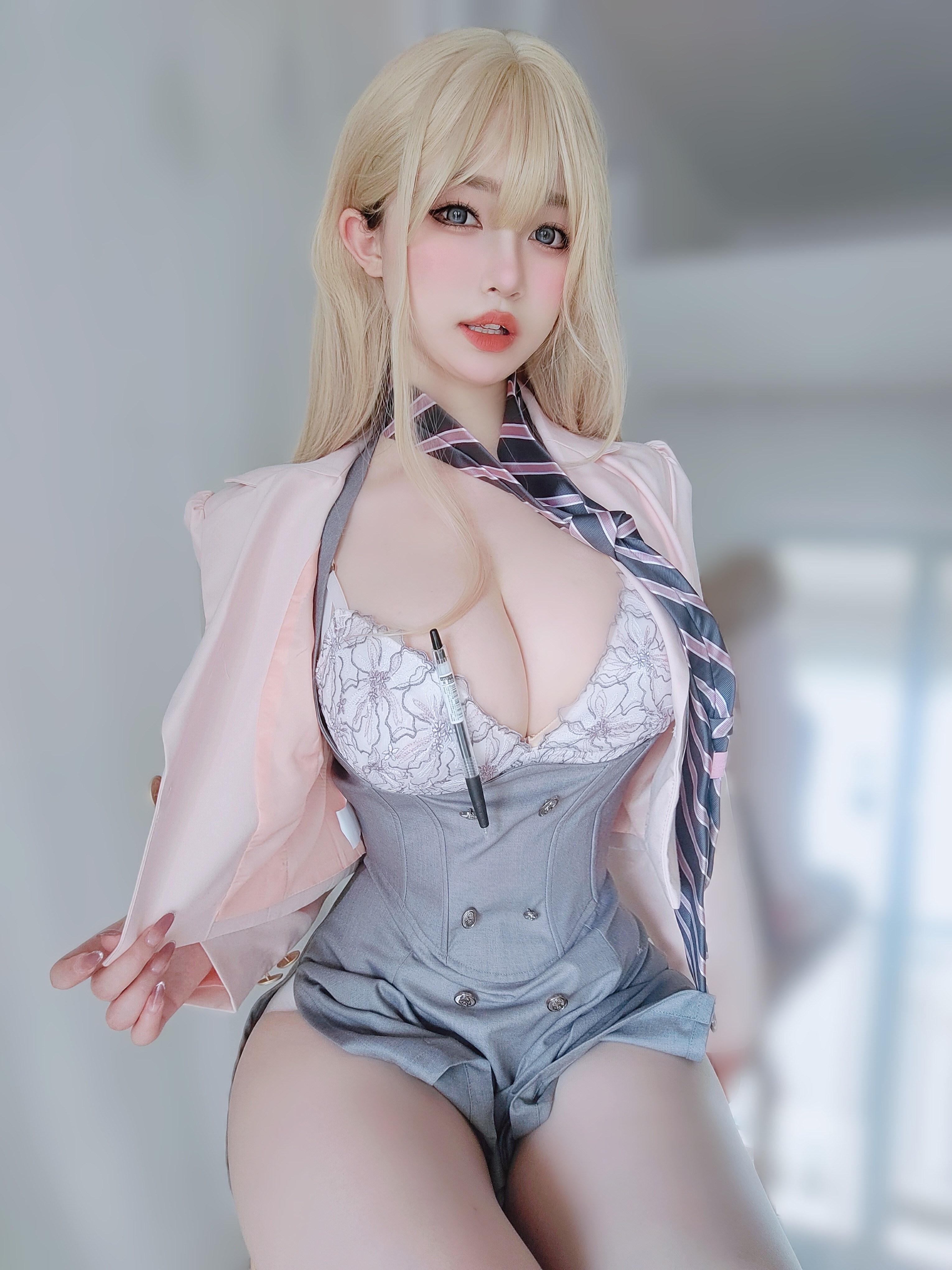 Nữ chính K thôi miên tiền bối tsundere.