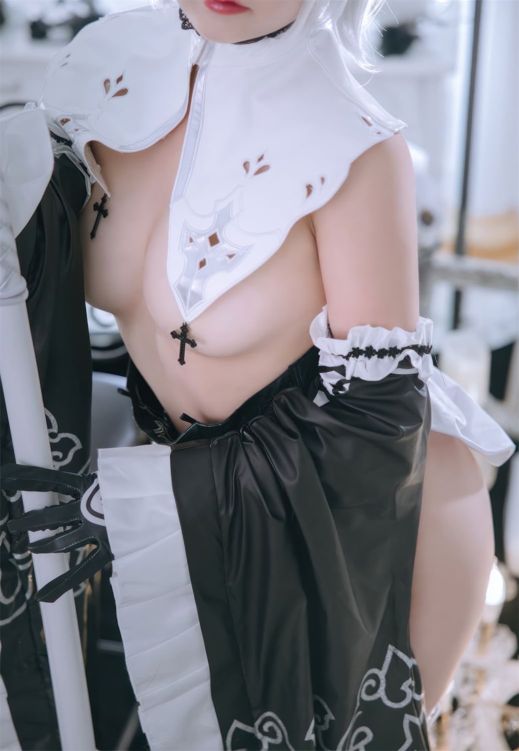 Rina Jiao - 2B Nữ hầu ngực lớn