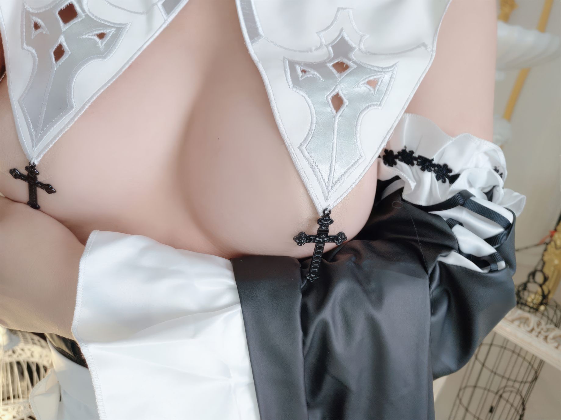 Rina Jiao - 2B Nữ hầu ngực lớn