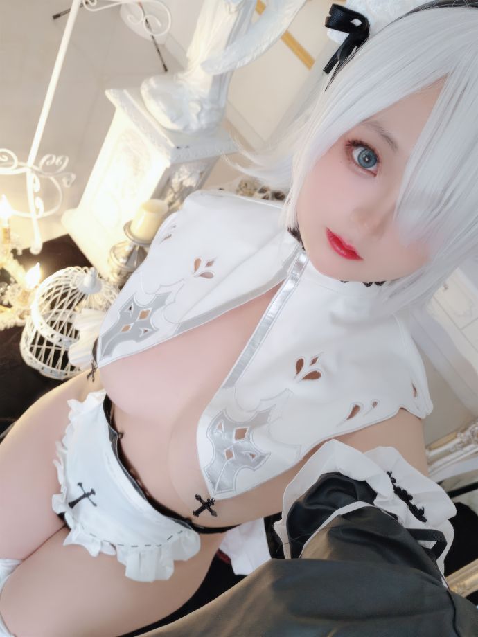 Rina Jiao - 2B Nữ hầu ngực lớn