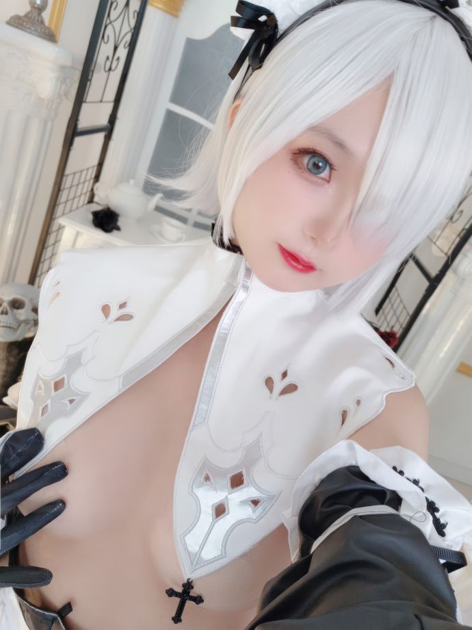 Rina Jiao - 2B Nữ hầu ngực lớn