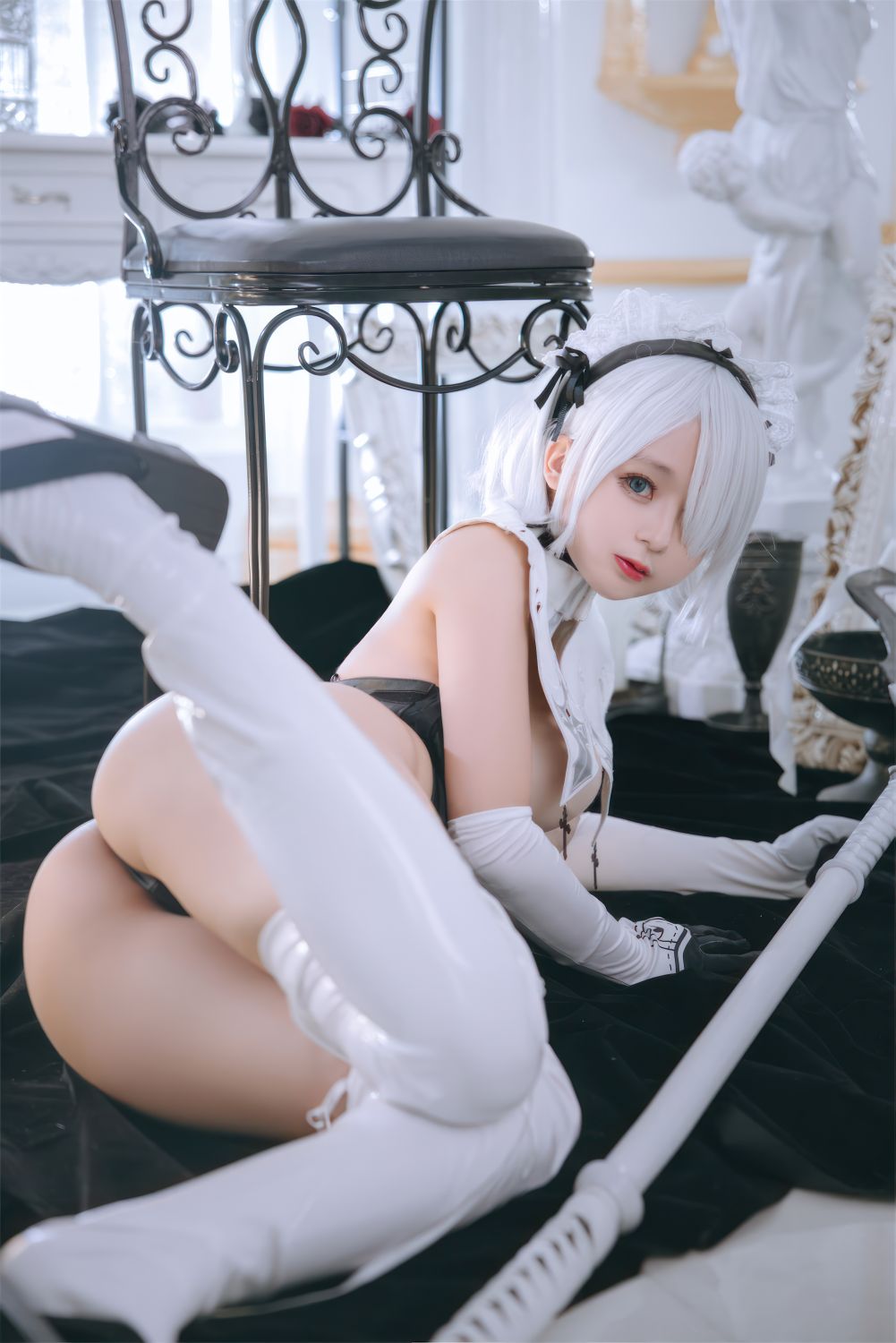 Rina Jiao - 2B Nữ hầu ngực lớn