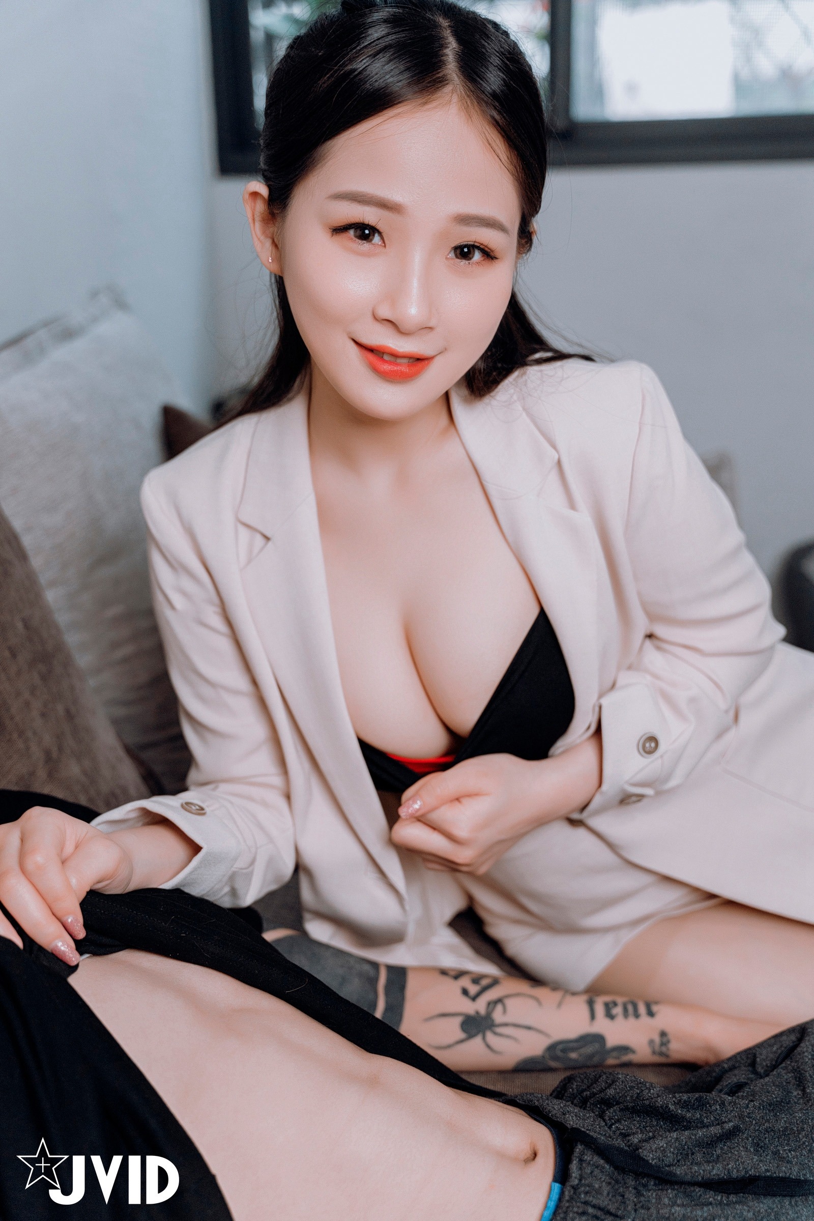 [JVID] 婕咪 - 飛機杯到府推銷員 84P