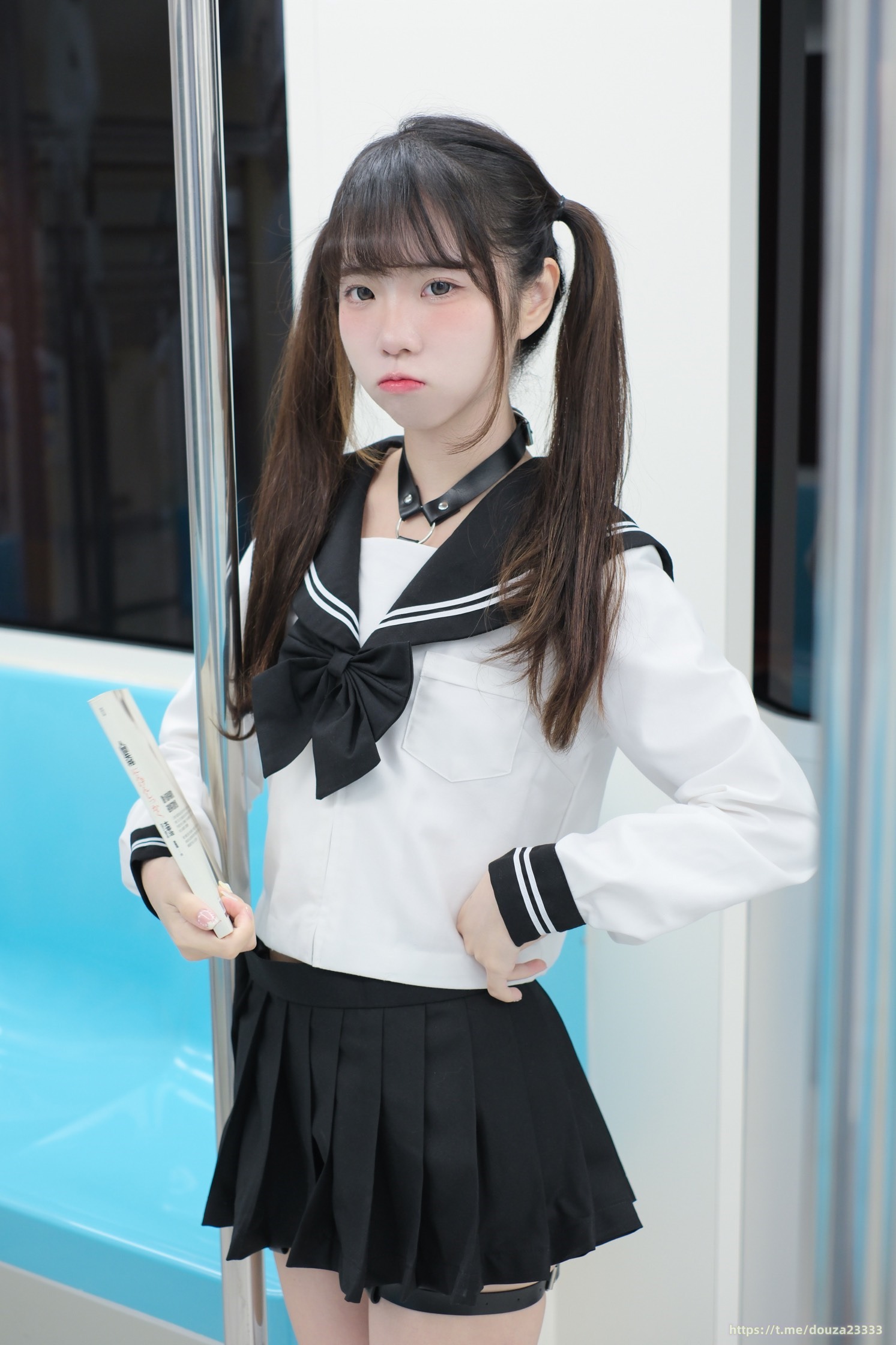 เคเคเซี่ยวไบ้ตู - นักเรียนหญิงมัธยมบนรถไฟ