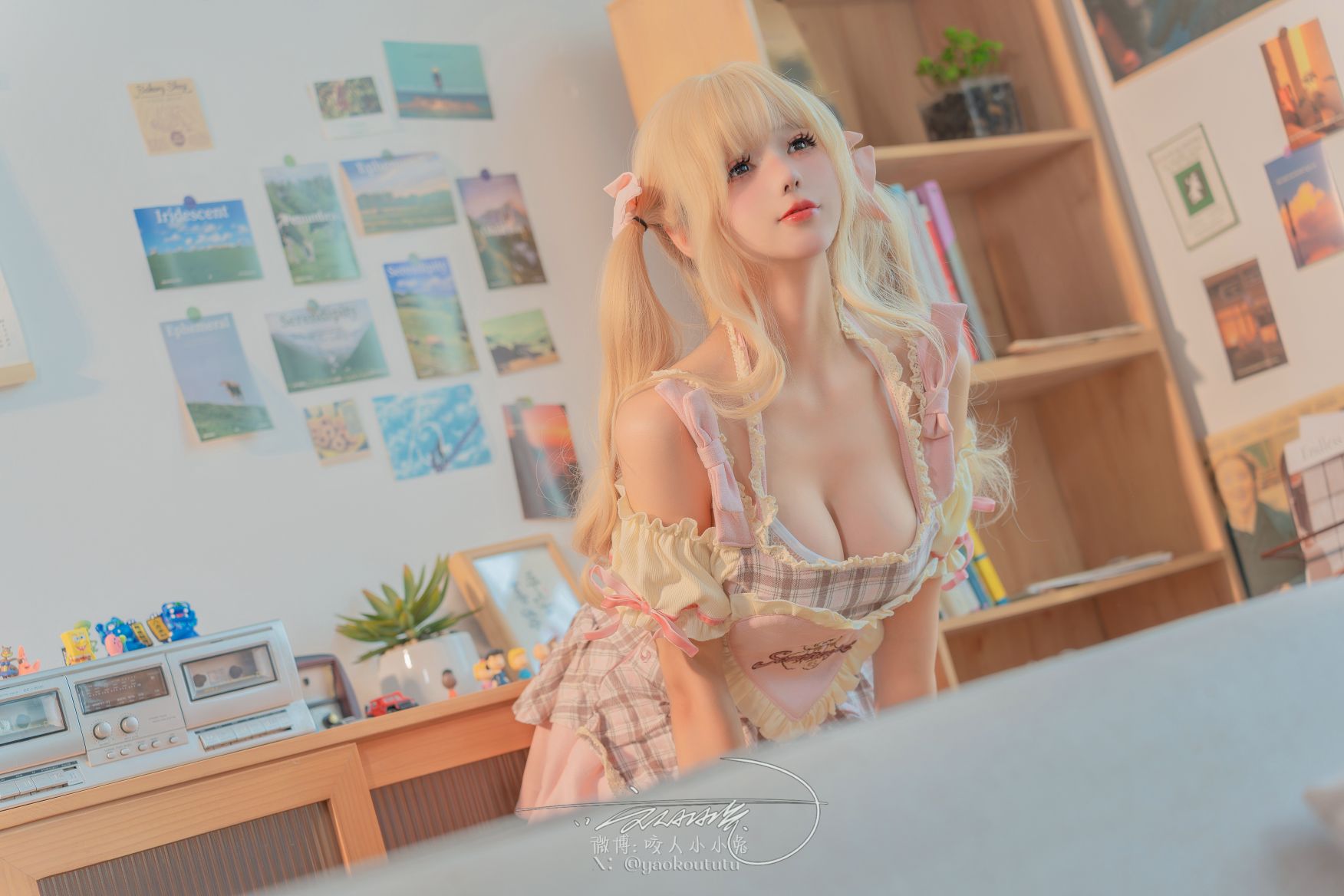 咬人小小兔(咬一口兔娘) - 3月作品『居家甜妹』&超級敏感 [76P1V-1.63G