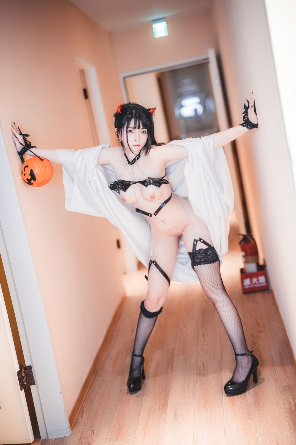 落落Raku 10月订阅 [163P1V 2.04GB]Trick or Treat !!