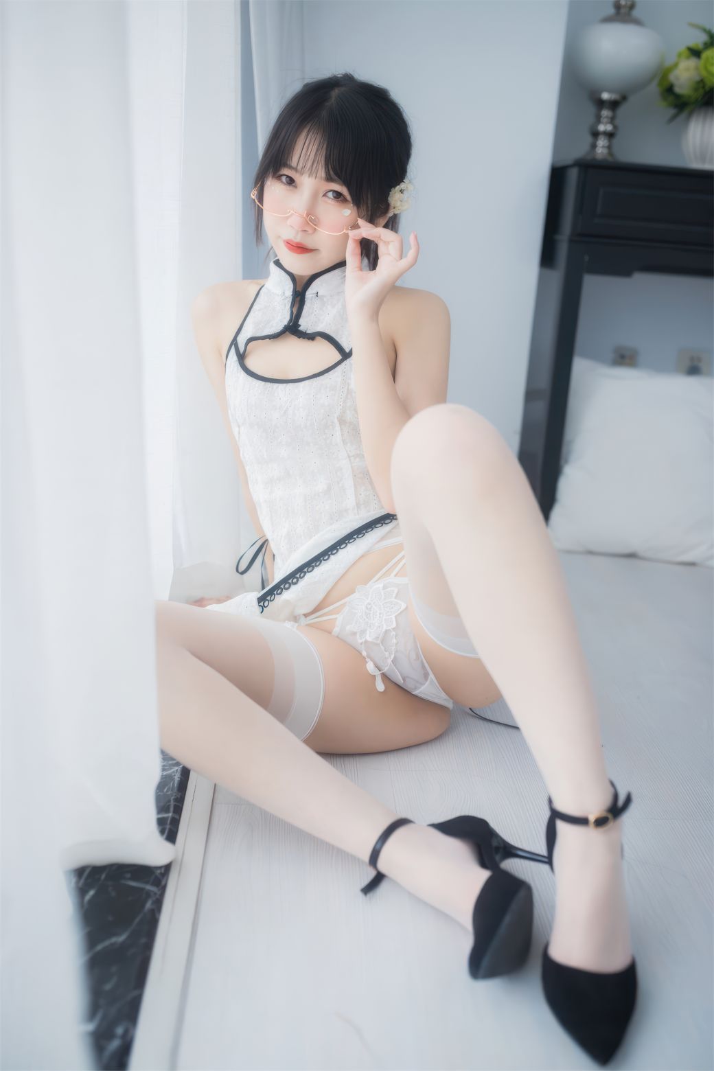フウダイネコ - 人妻の白い旗袍[55P-222MB