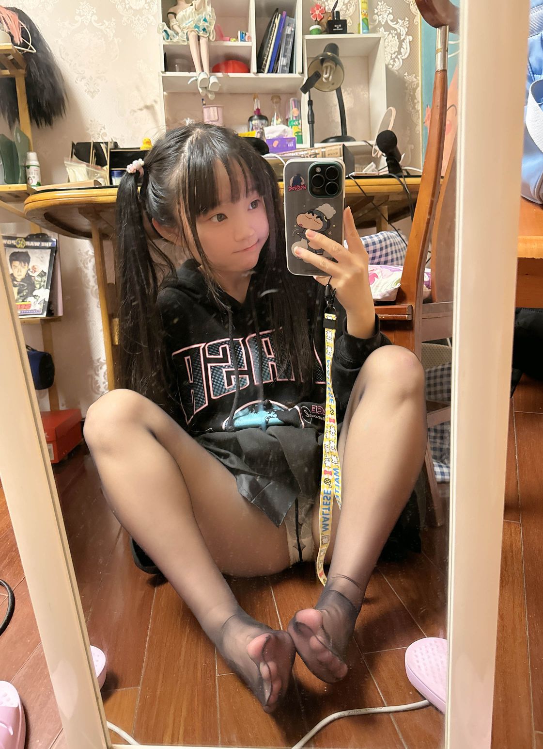 Kanzawa Eiri Don't Look at Big Sister Photo Set