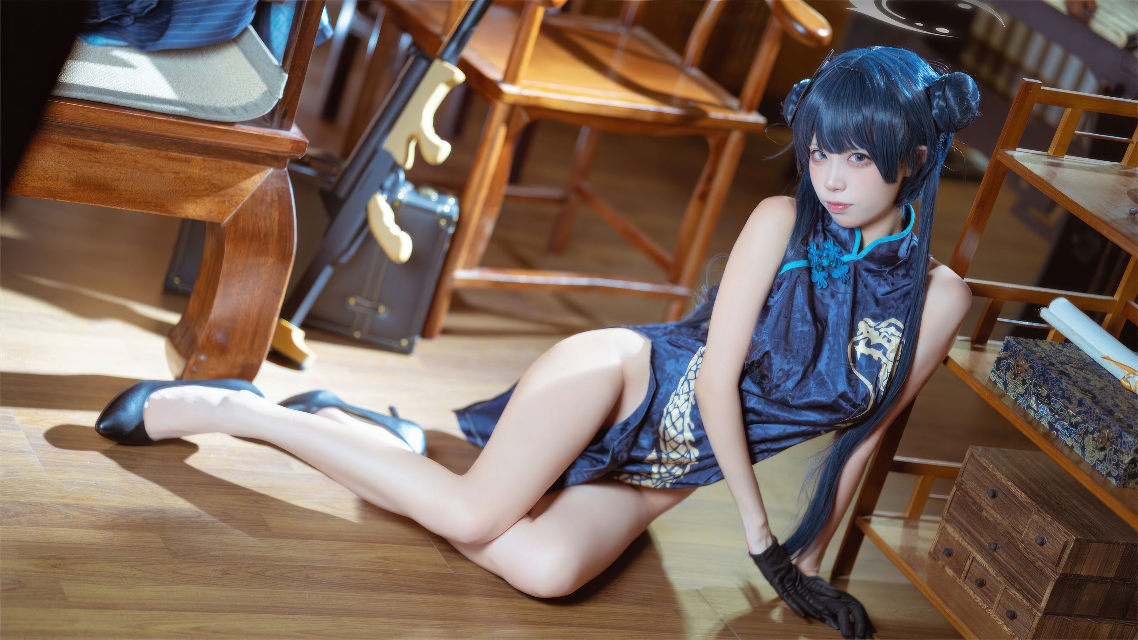 Tam Vô Nhân Hình Phi Sắc Áo Dài