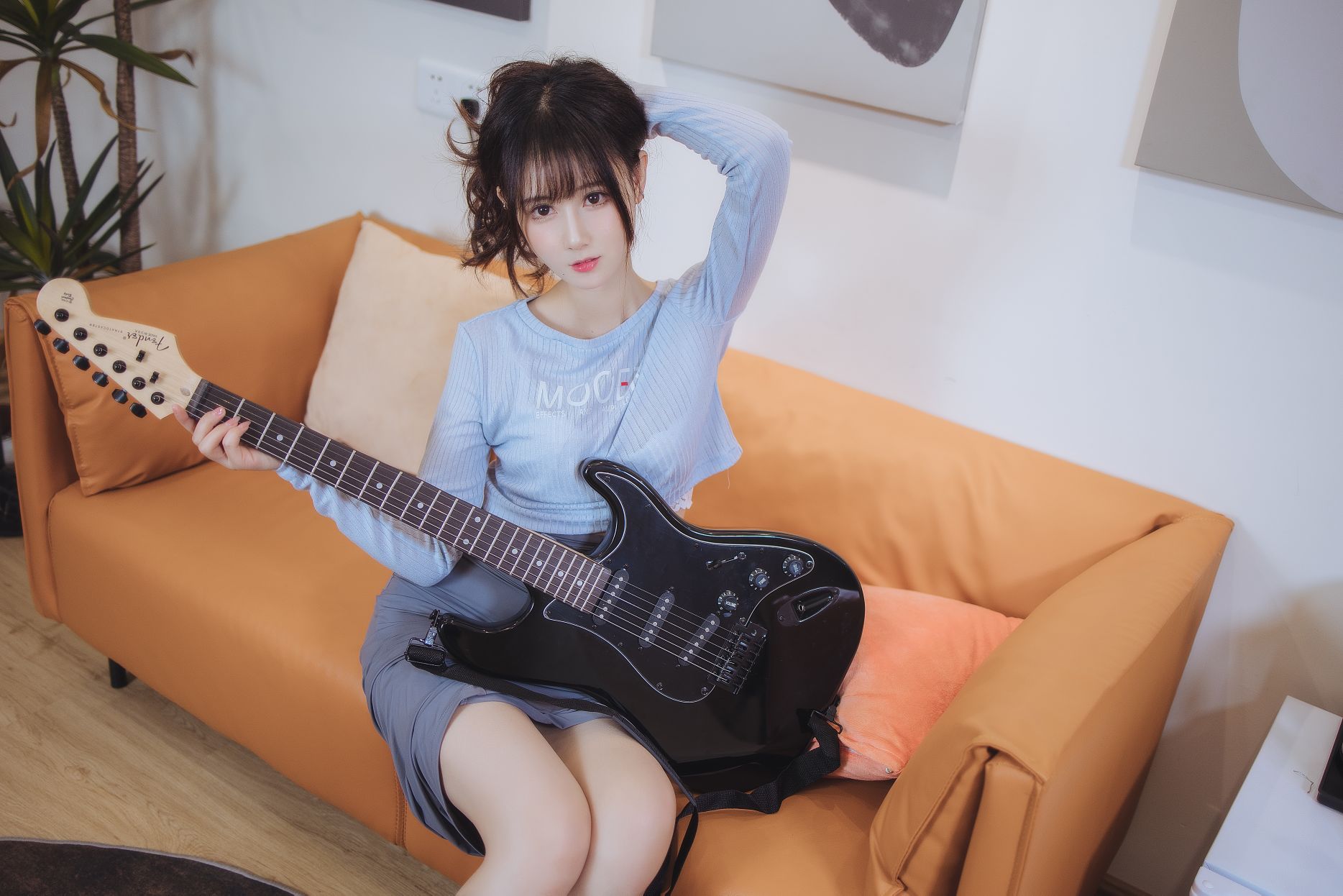 Yushou Sanmi - Em Gái Guitar [43P-721MB