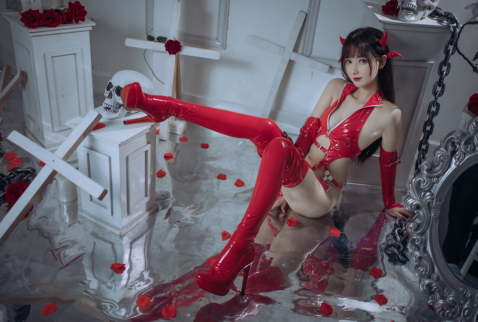 Hanyu Sanmi - Red Latex Little Devil [65P3V-1.02GB