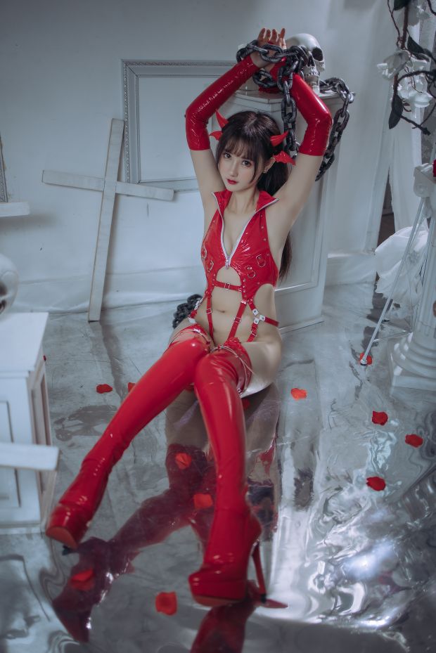 Hanyu Sanmi - Red Latex Little Devil [65P3V-1.02GB