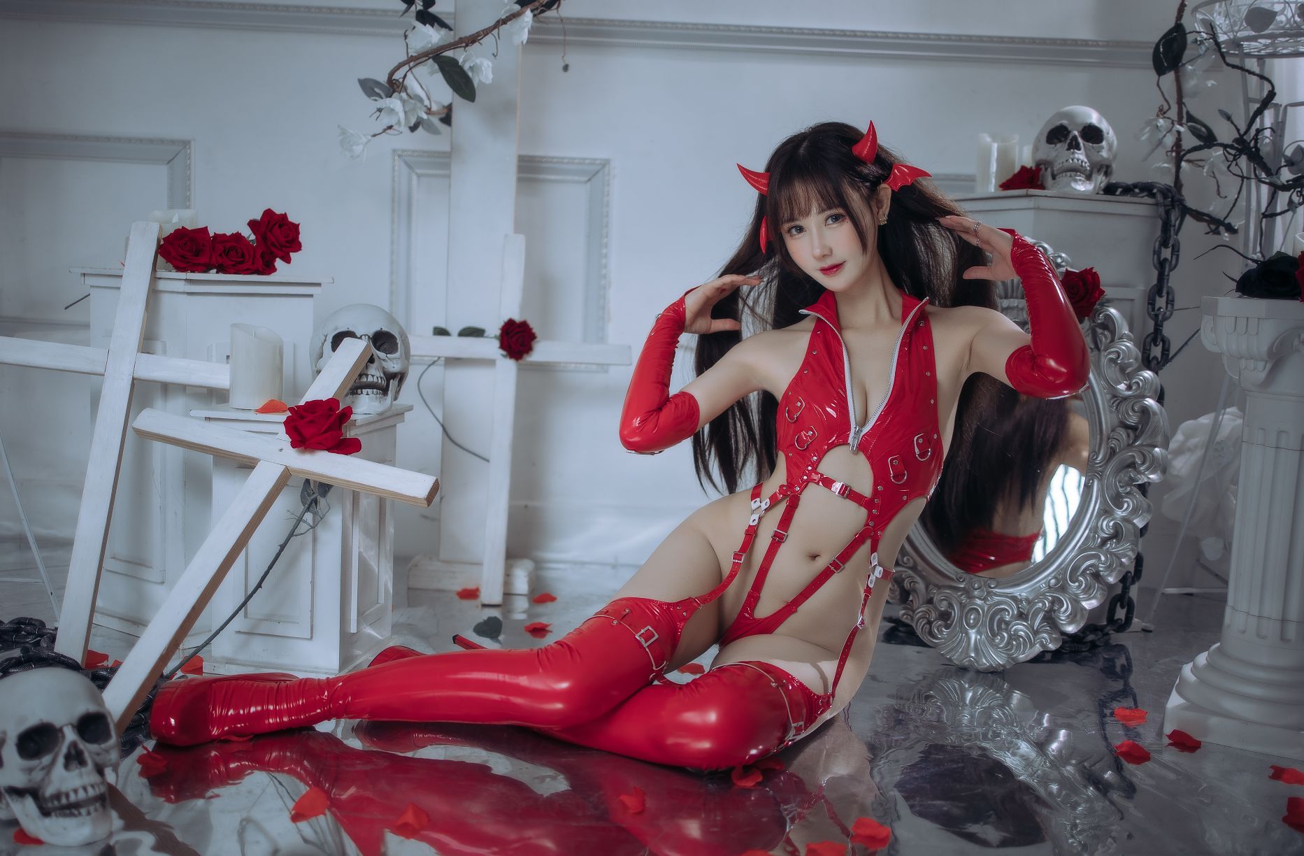 羽生三未 - 紅色膠衣小惡魔[65P3V-1.02GB