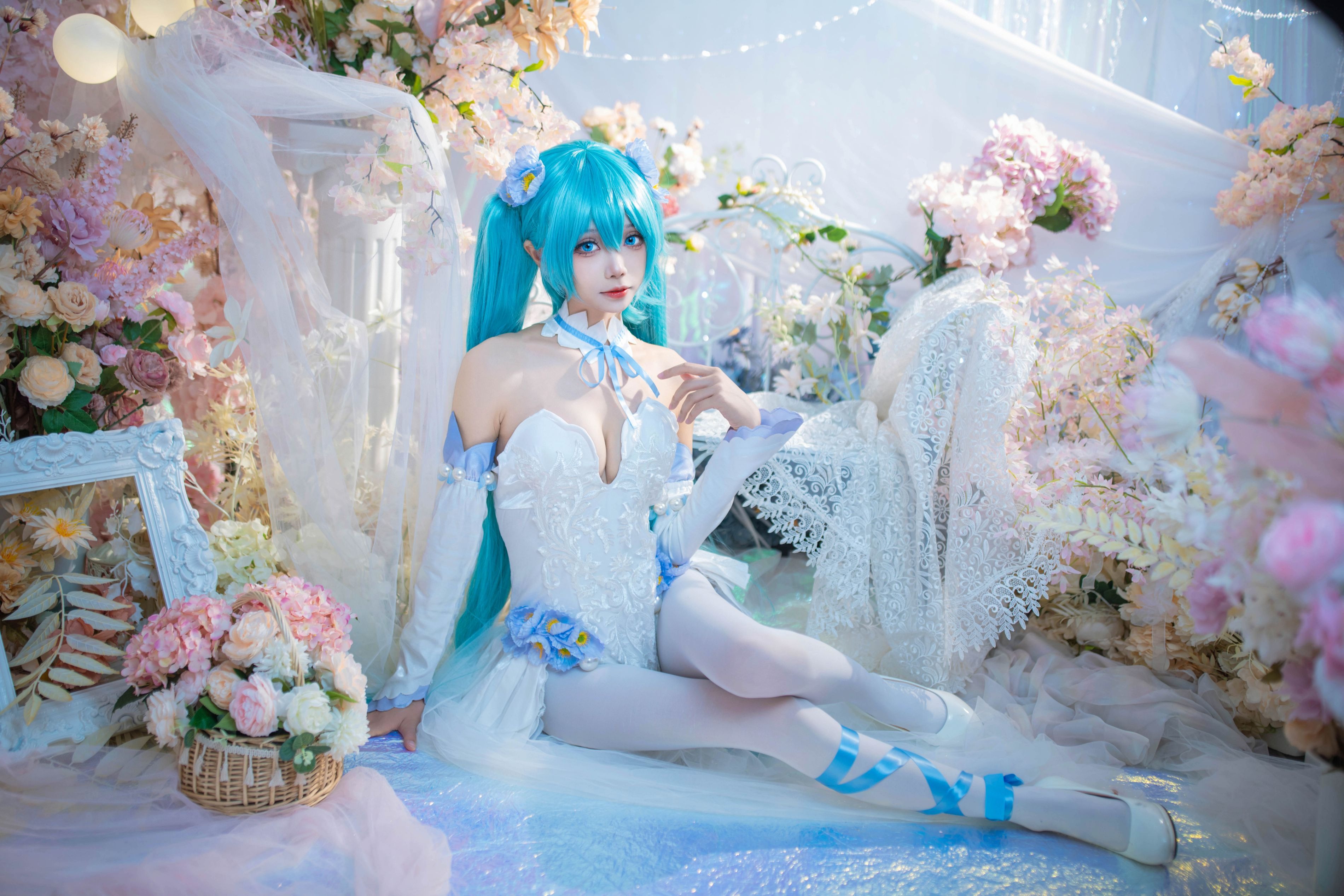 艾西愛威斯特 初音 粉蝶花 42P